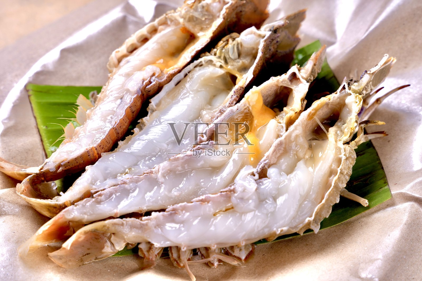 亚洲新鲜炒锅煎烧烤烤海鲜滑块龙虾辣洋葱辣椒参巴酱酸橙香蕉叶咖啡馆酒店豪华清真素食餐厅宴会菜单照片摄影图片