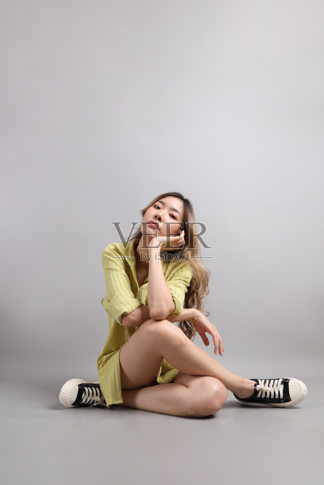 年轻女子照片摄影图片