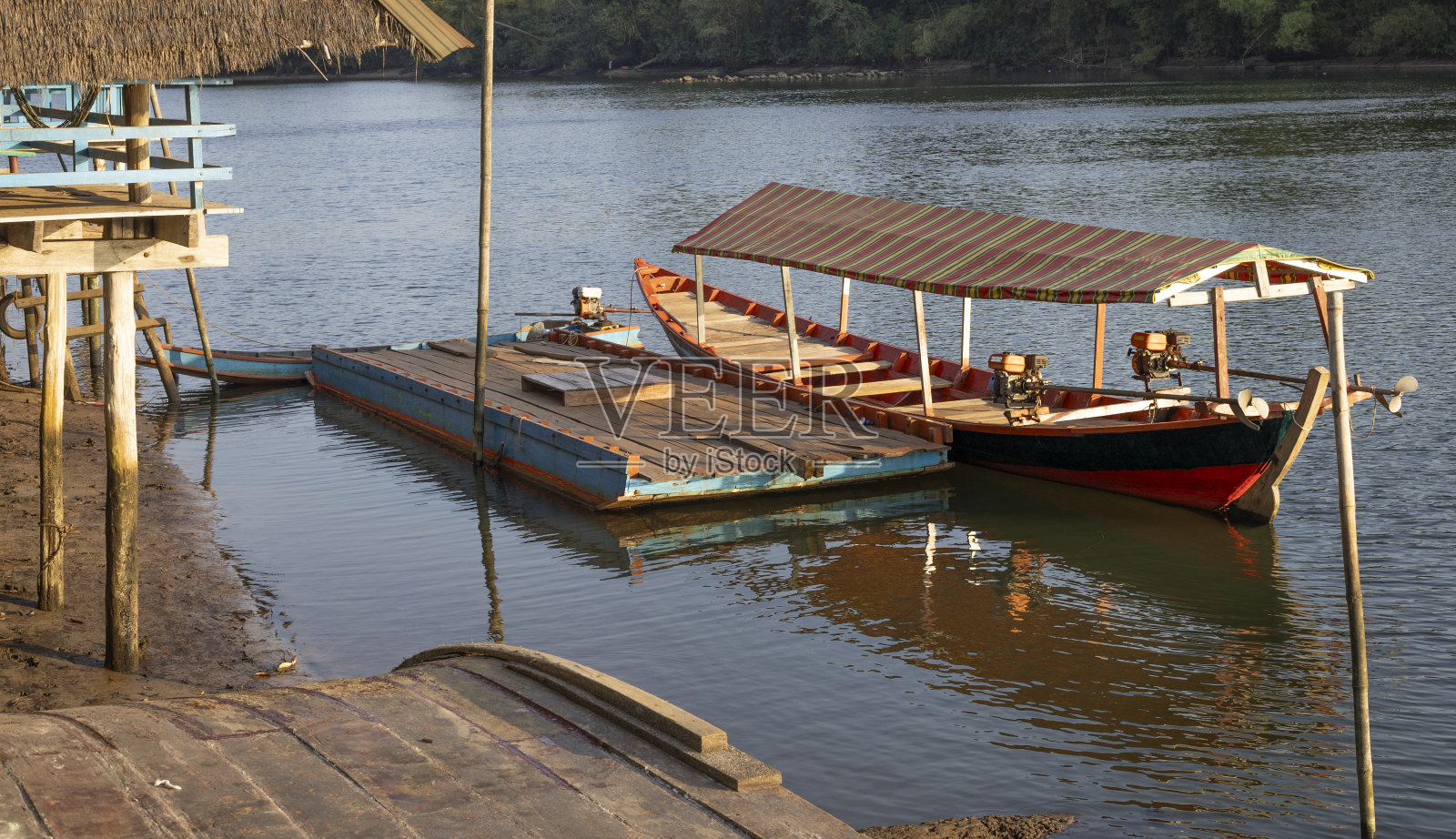 河畔照片摄影图片