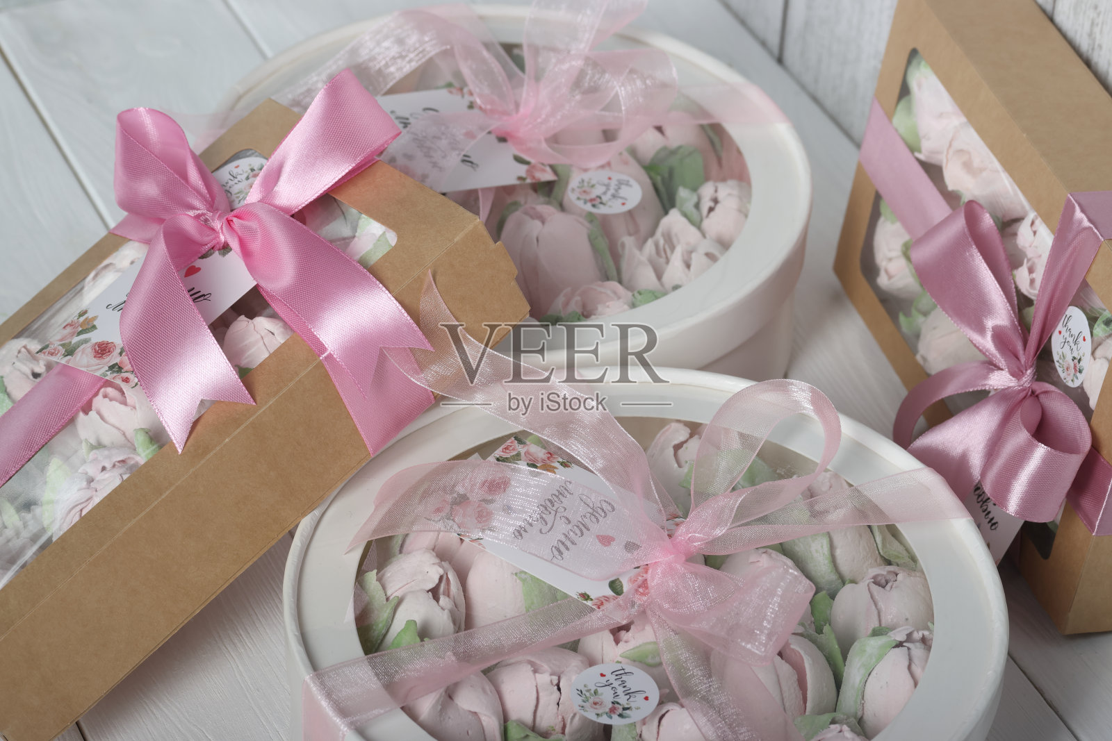 棉花糖的郁金香。自制的棉花糖。照片摄影图片