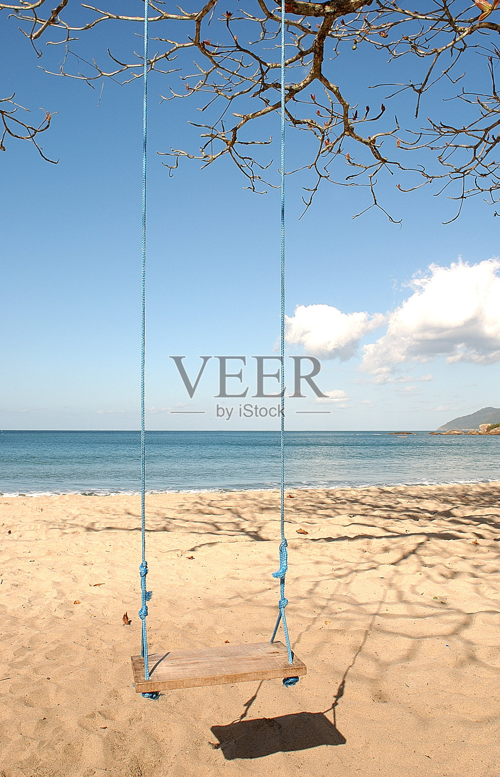 没有人的木秋千照片摄影图片