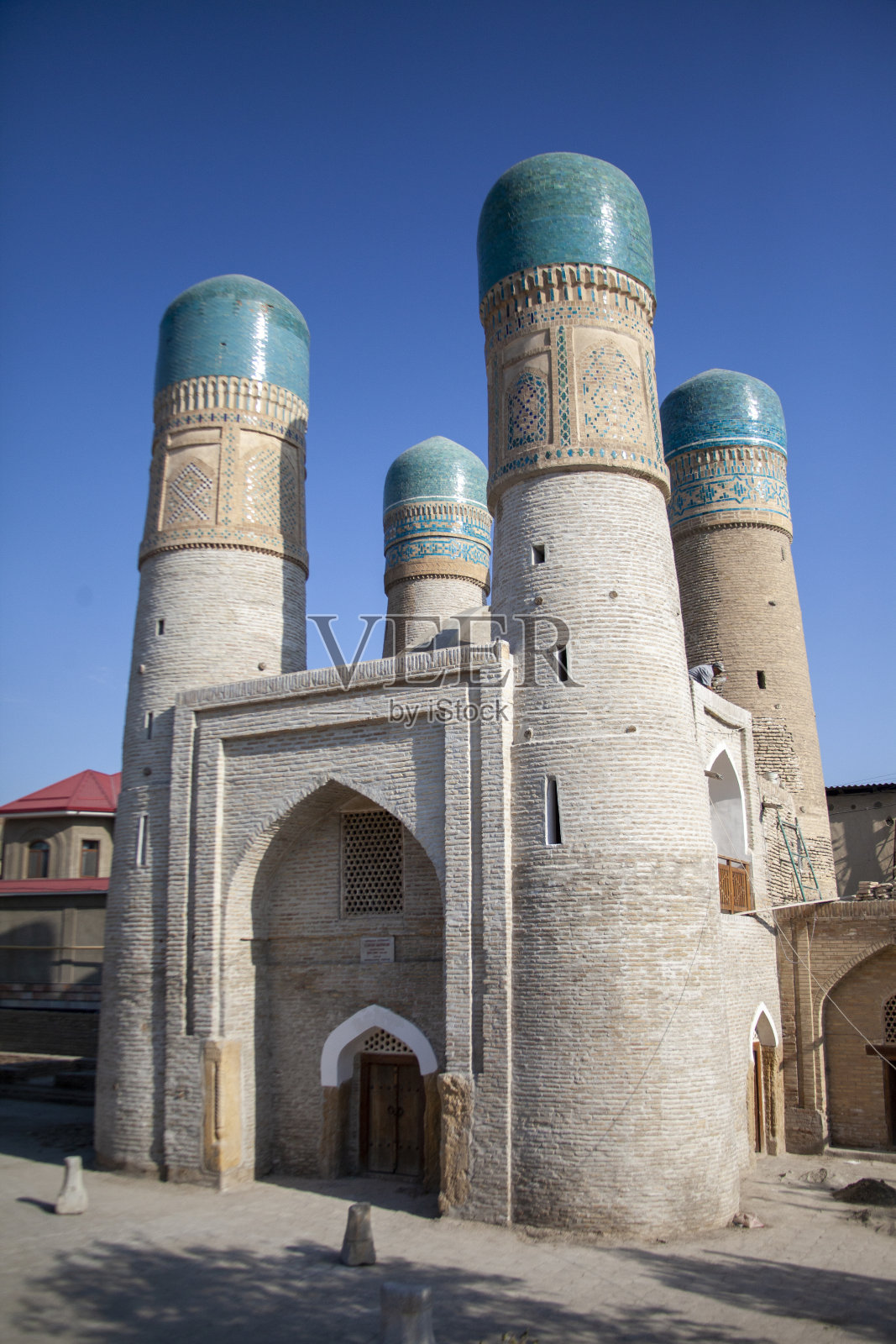 乌兹别克斯坦的四个圆顶塔照片摄影图片