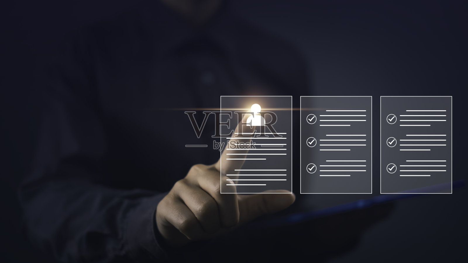 通过数据库软技能和硬技能来选择合适的员工。人力资源管理招聘雇佣为一个职位的合适人选寻找最佳人选。公司员工匹配。照片摄影图片