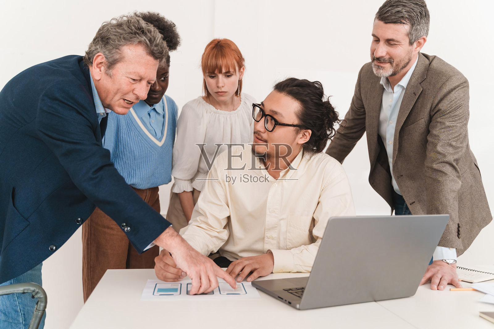 商务团队分析App模型照片摄影图片