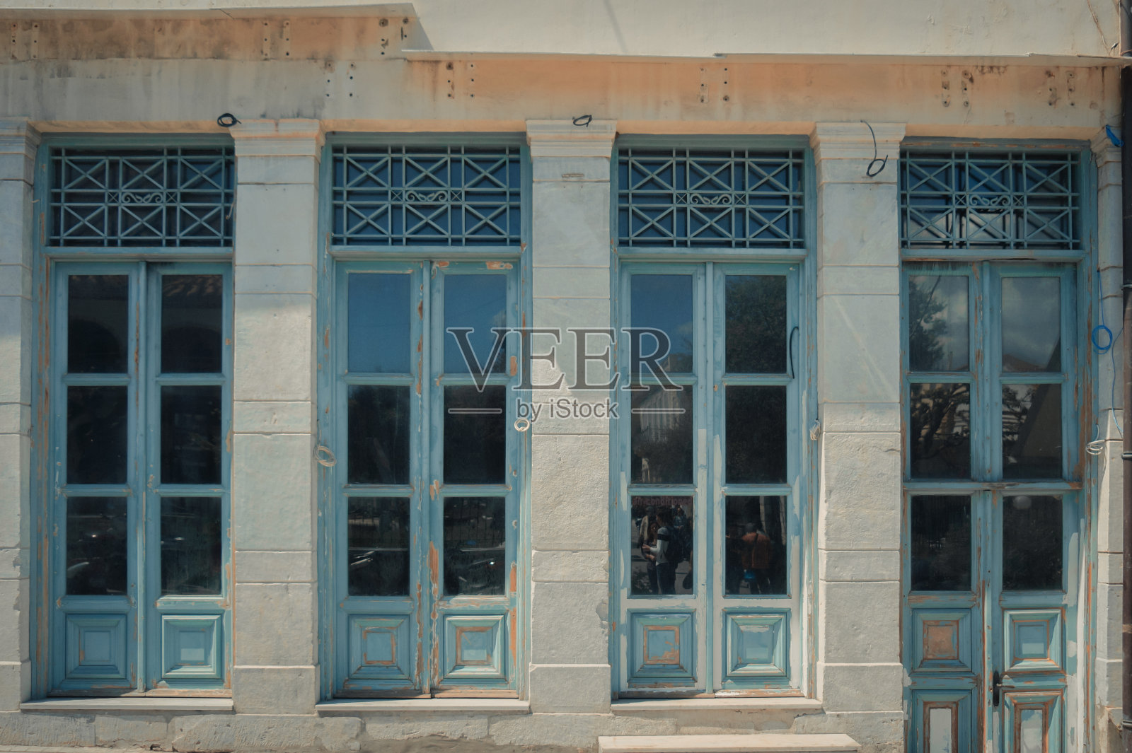 希腊风格的旧门窗照片摄影图片