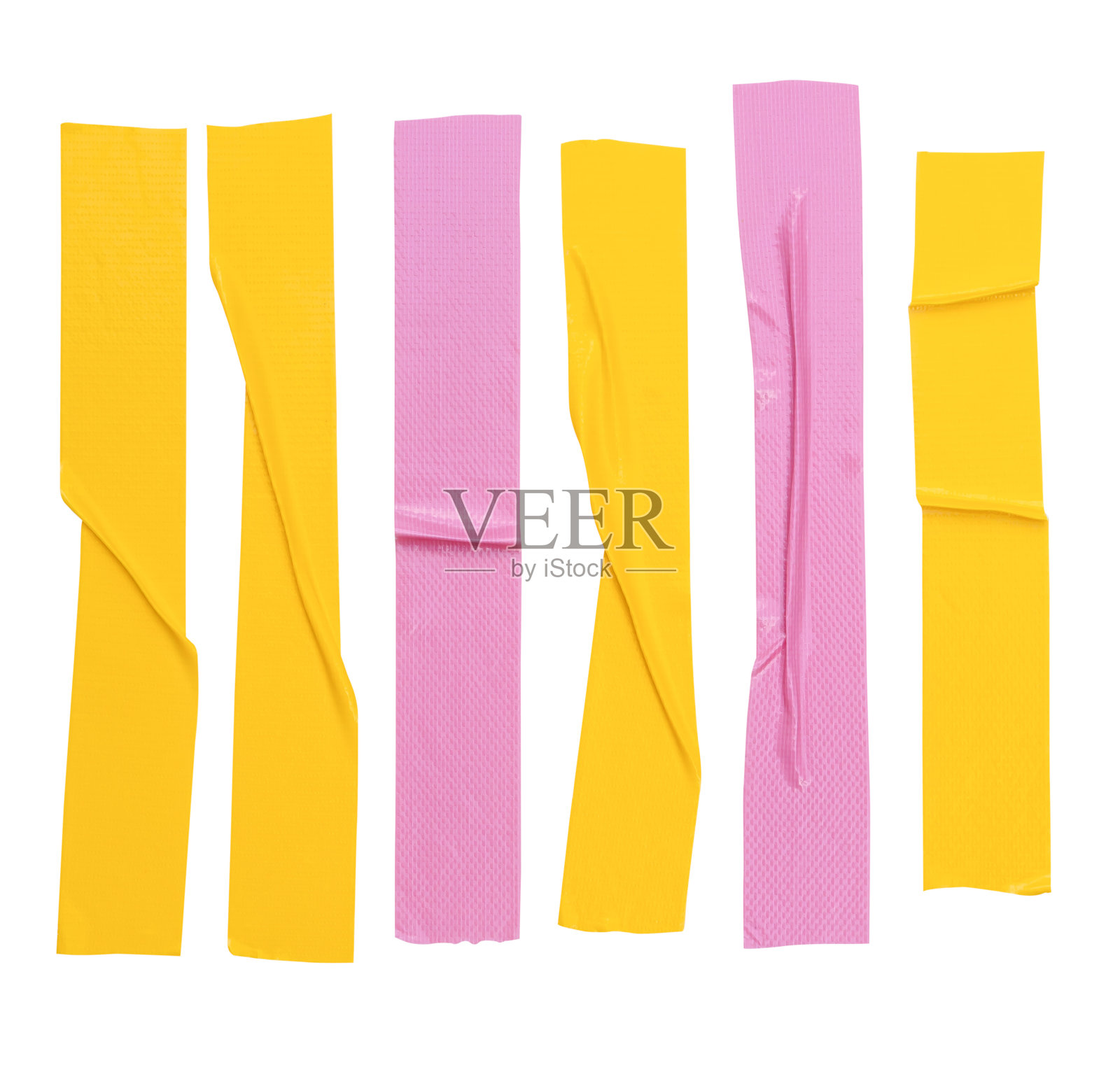 顶视图组皱黄色和粉红色的胶粘乙烯基磁带或布磁带在条纹形状隔离在白色背景与剪切路径照片摄影图片