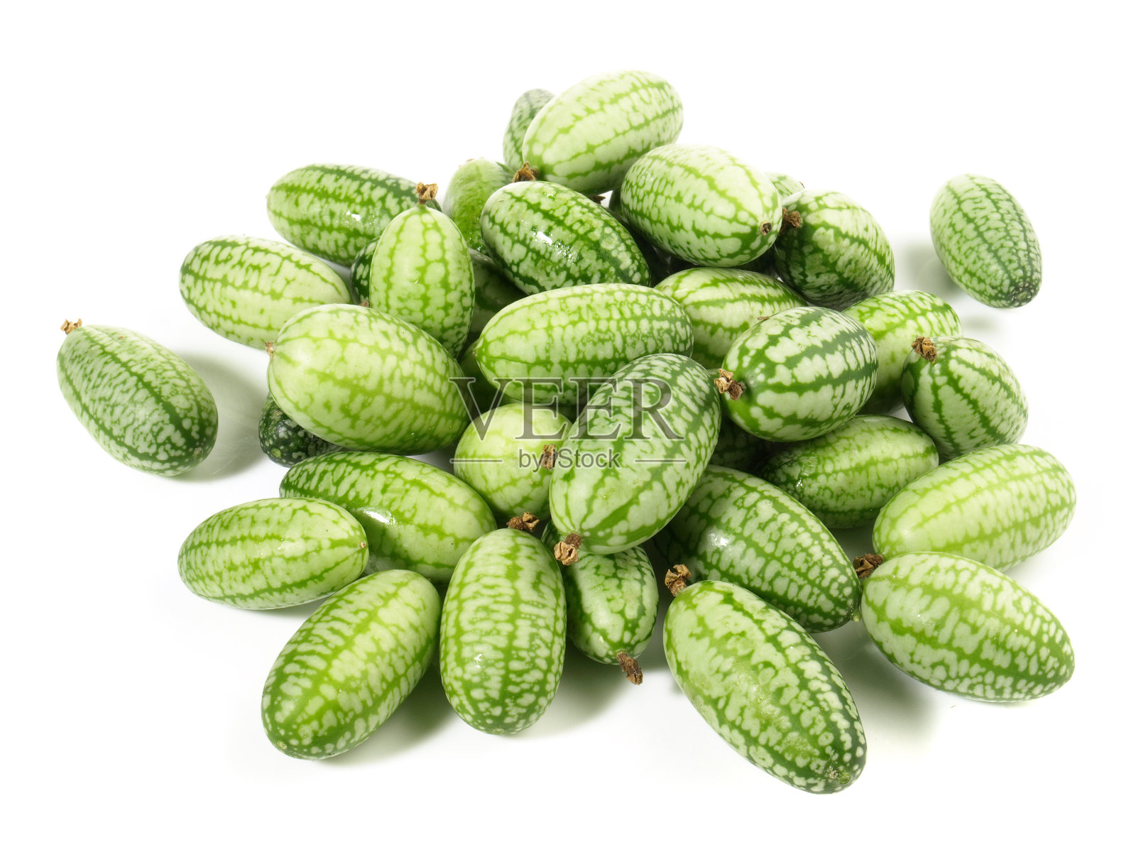 墨西哥酸小黄瓜在白色背景-孤立照片摄影图片