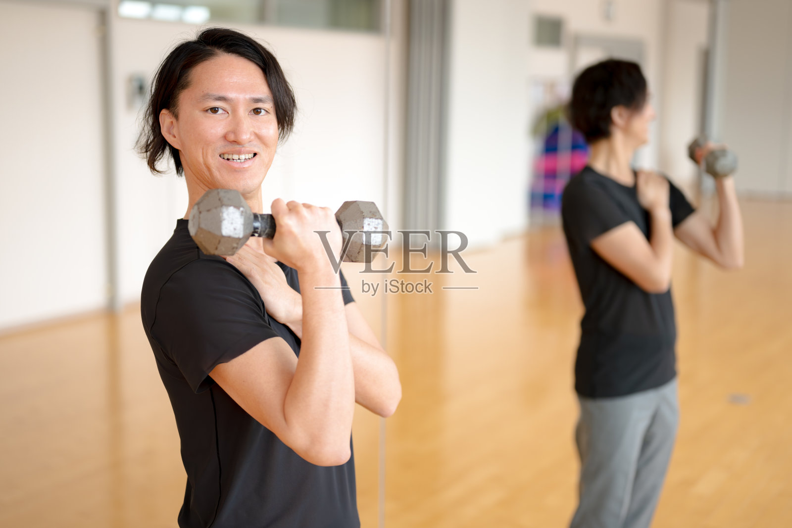 刻苦训练的人照片摄影图片