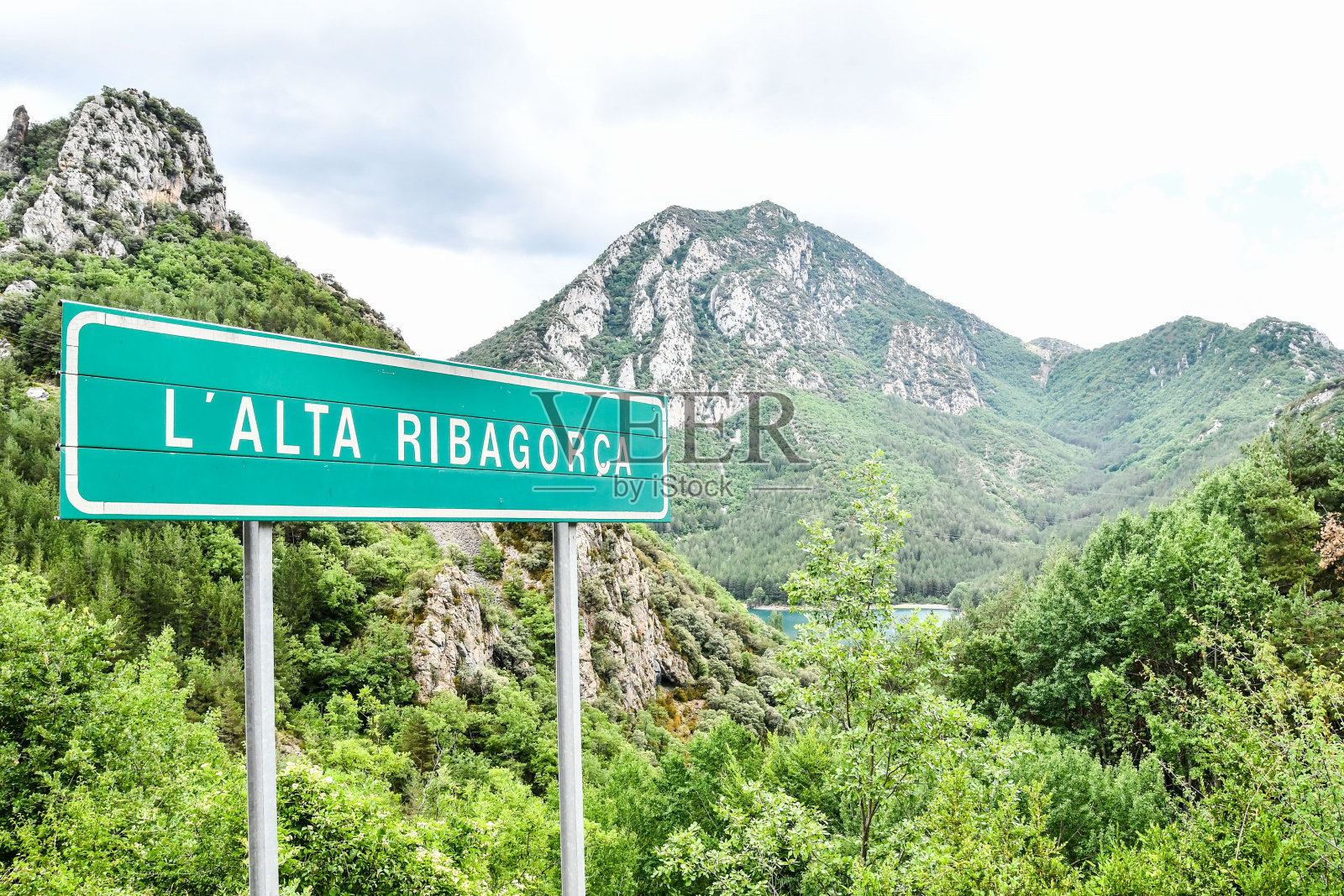 在山上签名,以照片为背景照片摄影图片