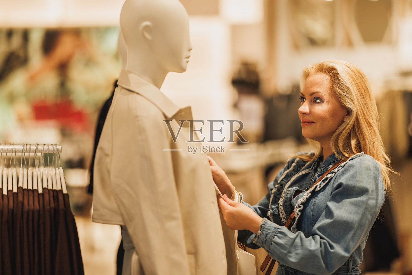 这正是我衣柜里需要的照片摄影图片