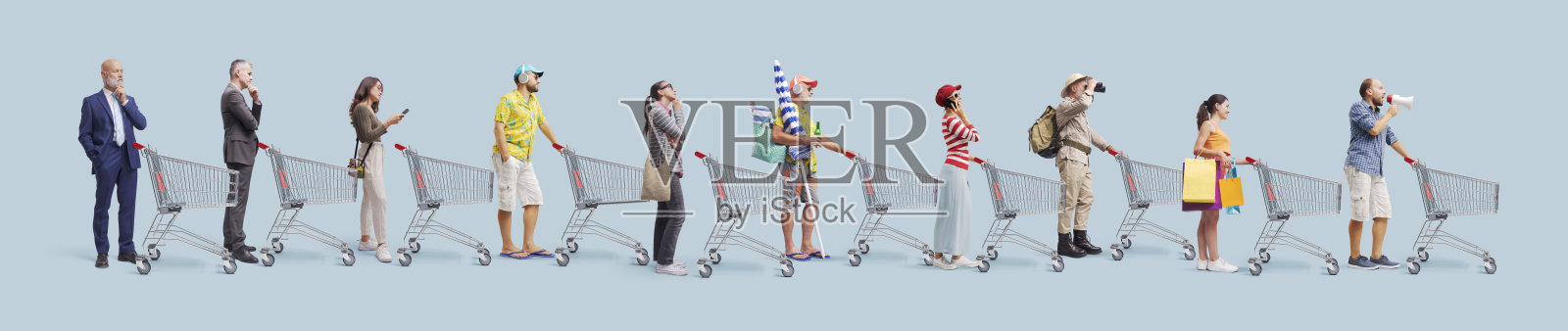 各种各样的人推着购物车照片摄影图片