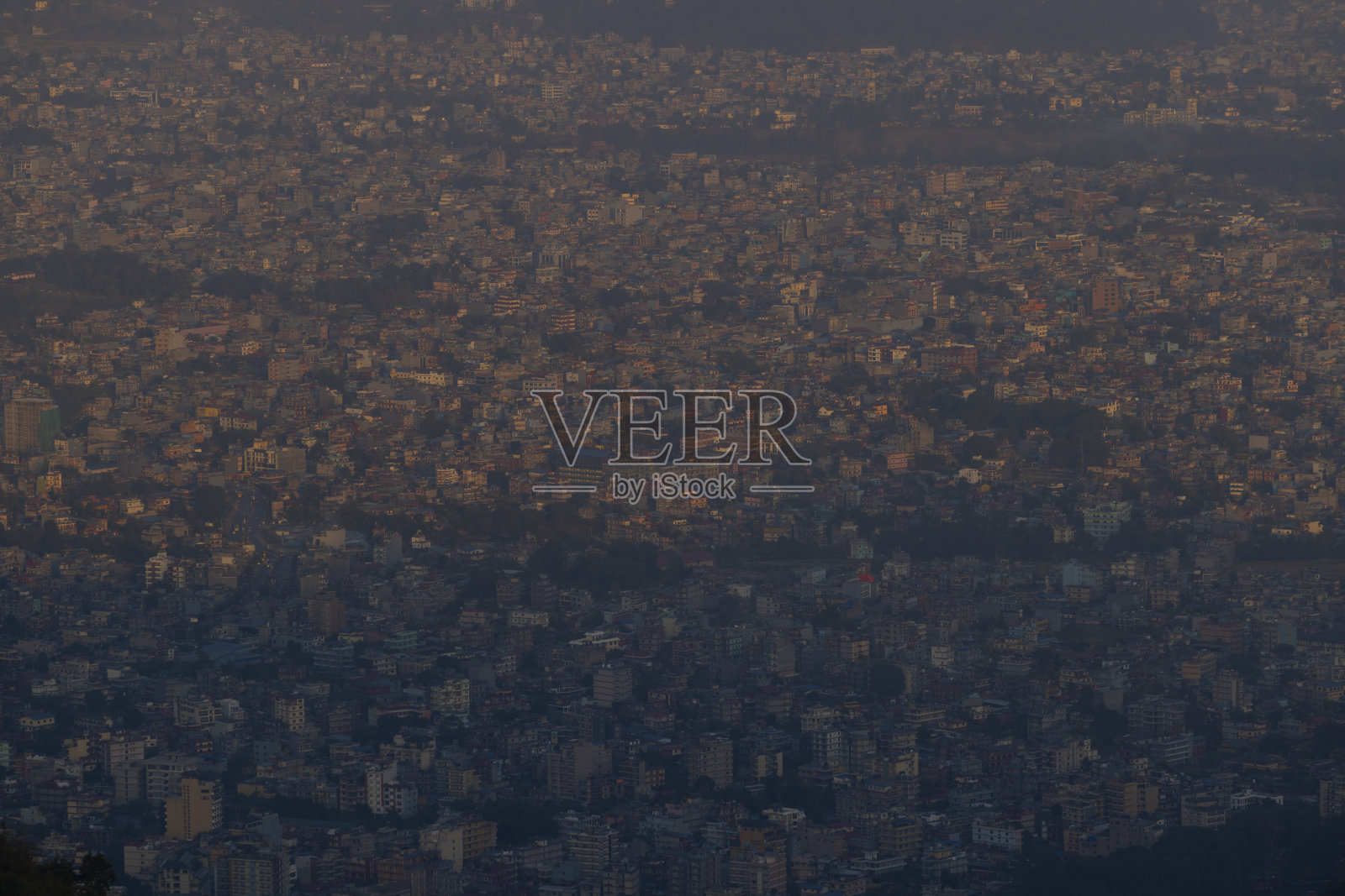 博卡拉房屋拥挤,是尼泊尔第二大城市,人口密集,适合旅游照片摄影图片