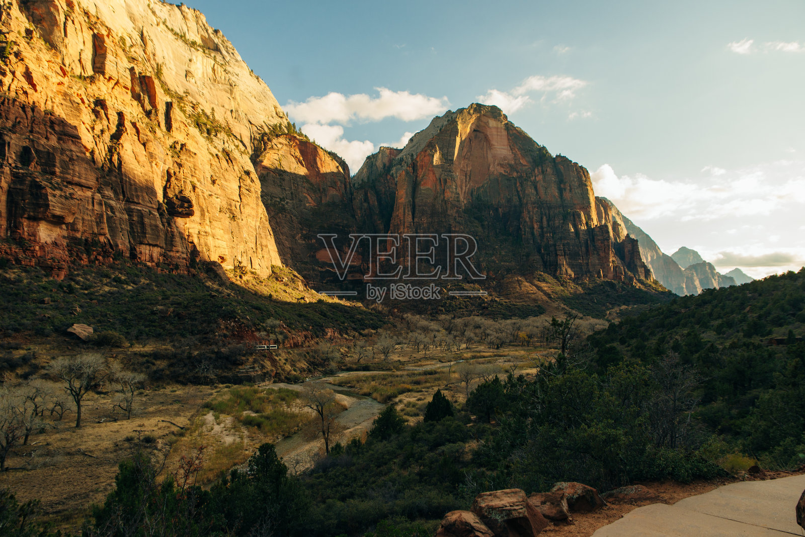 锡安国家公园是美国国家公园,位于犹他州西南部,靠近斯普林代尔镇照片摄影图片