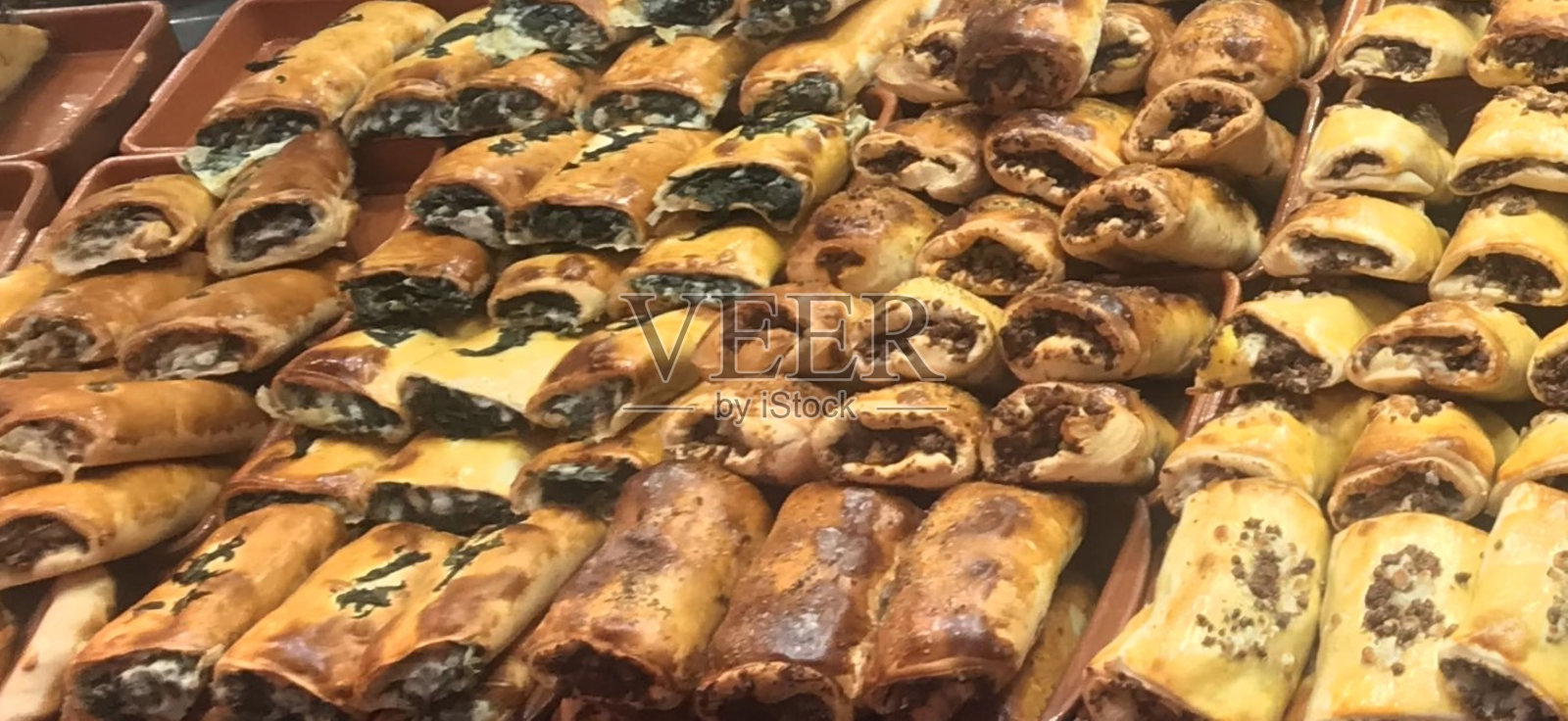 塞肉馅卷饼照片摄影图片