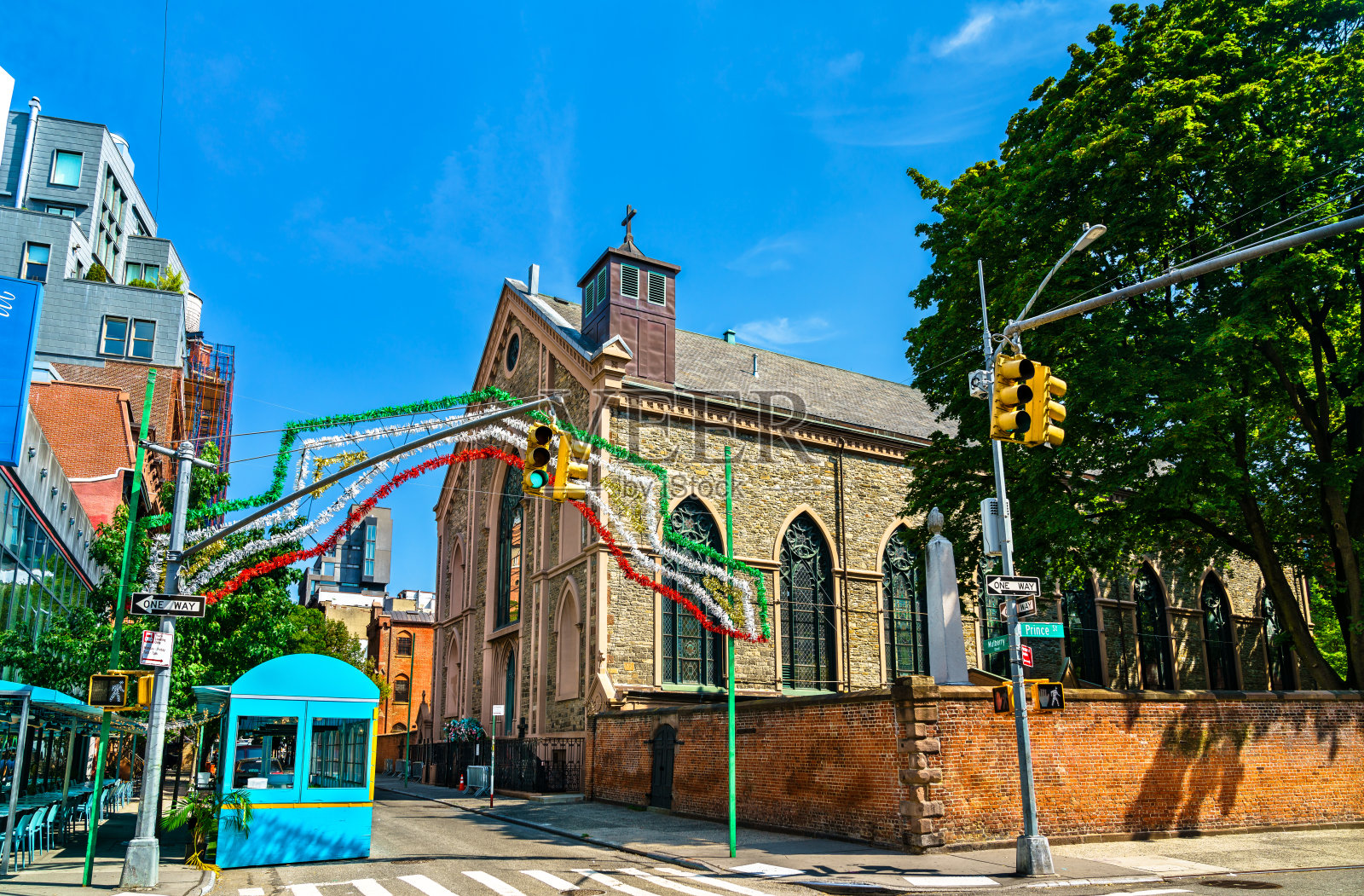 位于纽约曼哈顿的圣帕特里克大教堂照片摄影图片