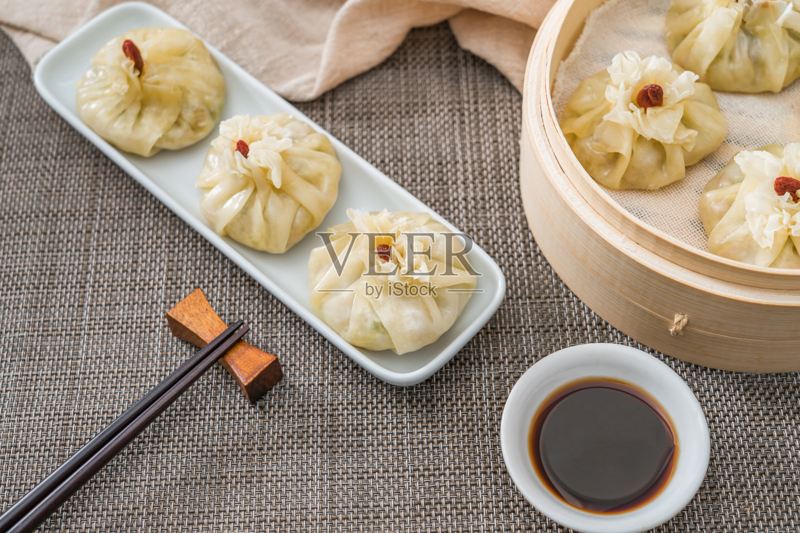 中国美食,中国内蒙古呼和浩特的美味羔羊烧卖照片摄影图片