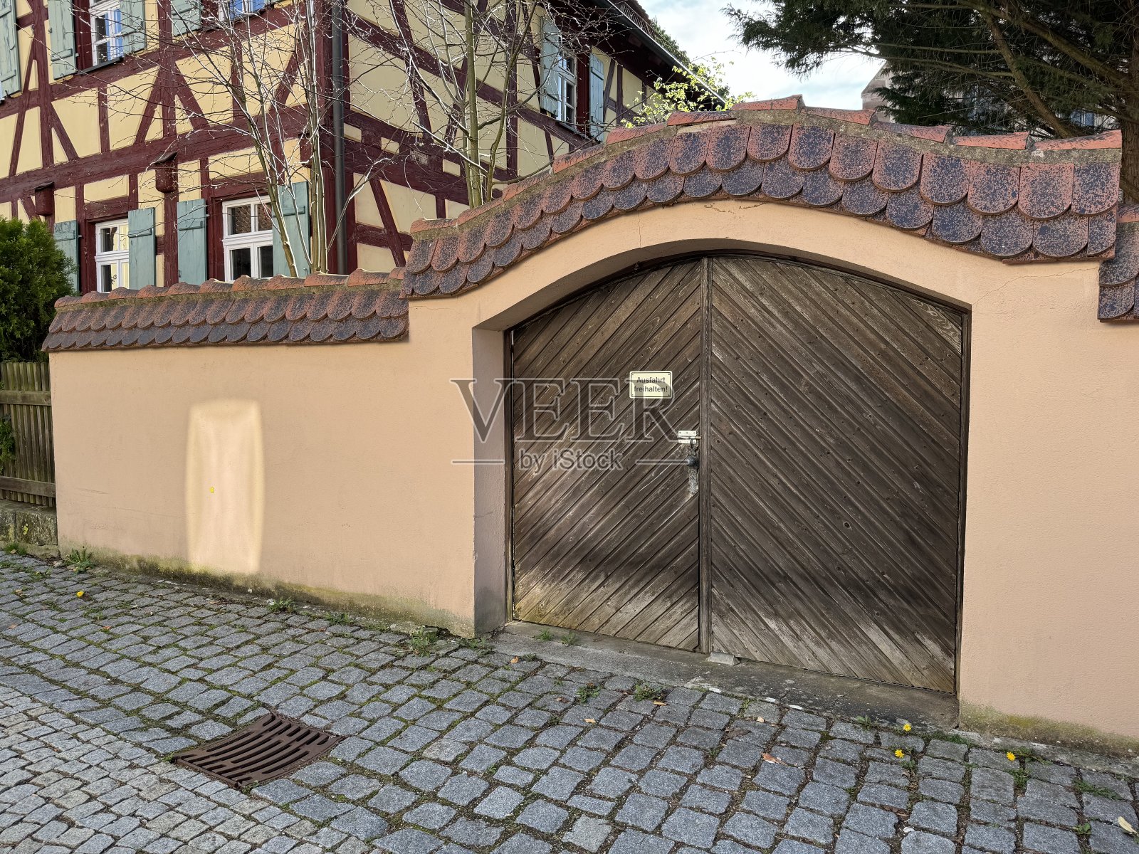 老城区漂亮的房子。古老的德国建筑。无人机俯视图。有选择性的重点照片摄影图片