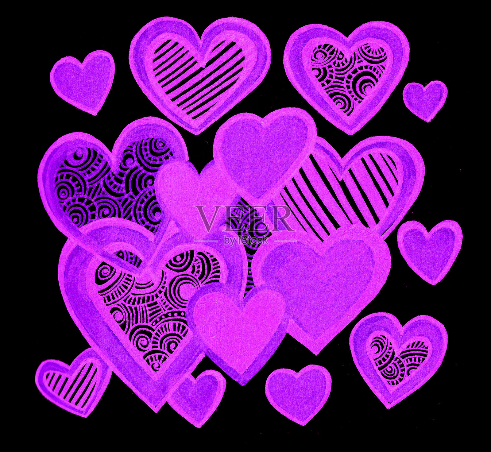 一套不同的交叉紫色和粉红色的心。孤立的黑色背景。插画图片素材