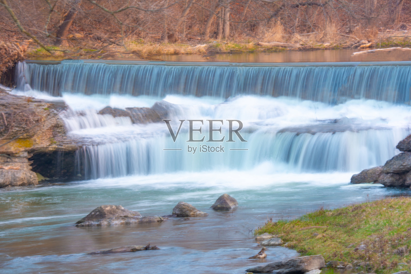 瀑布-管道溪瀑布-卡斯县,印第安纳州照片摄影图片