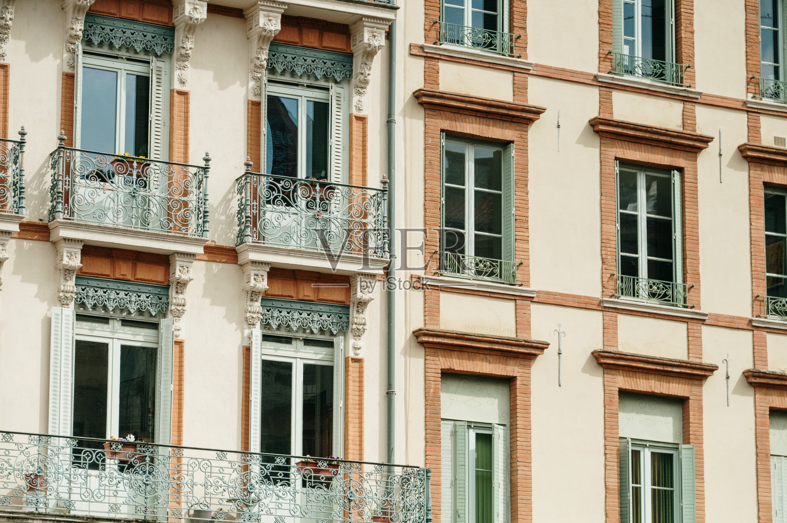 法国公寓建筑立面照片摄影图片