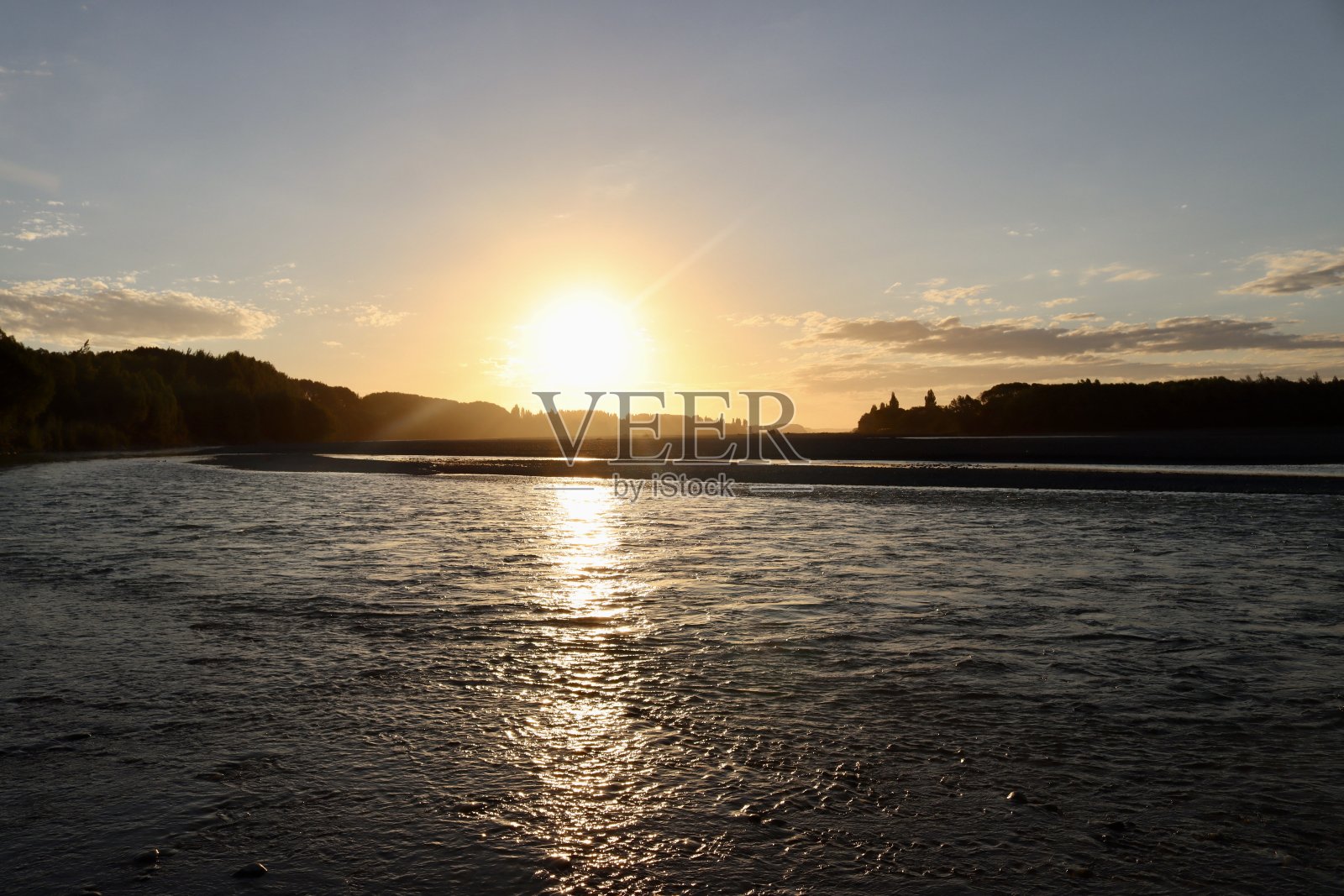 河上的日落照片摄影图片