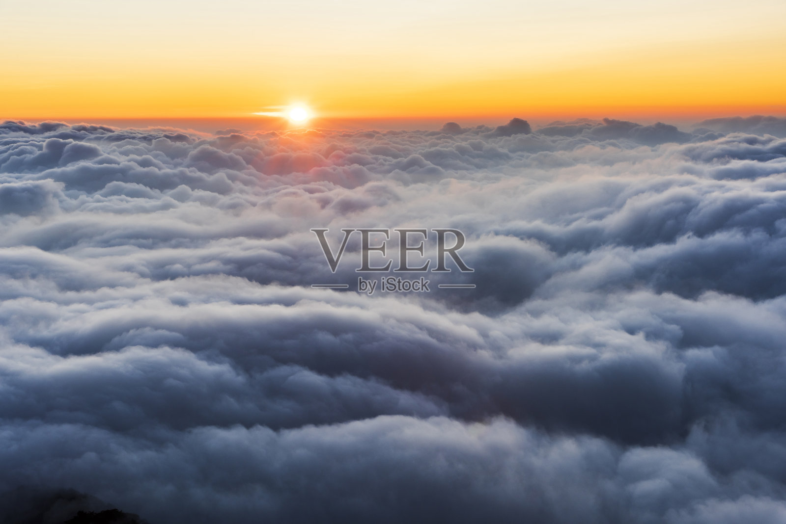 台湾山间云海的美景。照片摄影图片