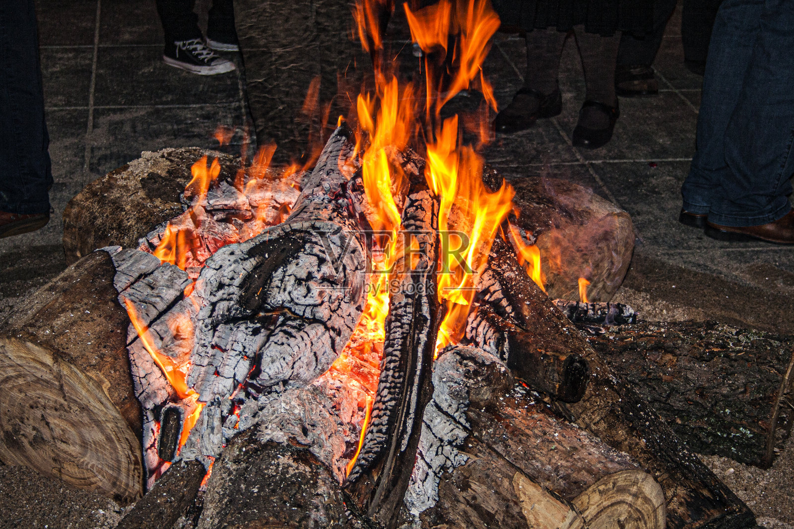 篝火,篝火来庆祝圣胡安之夜照片摄影图片