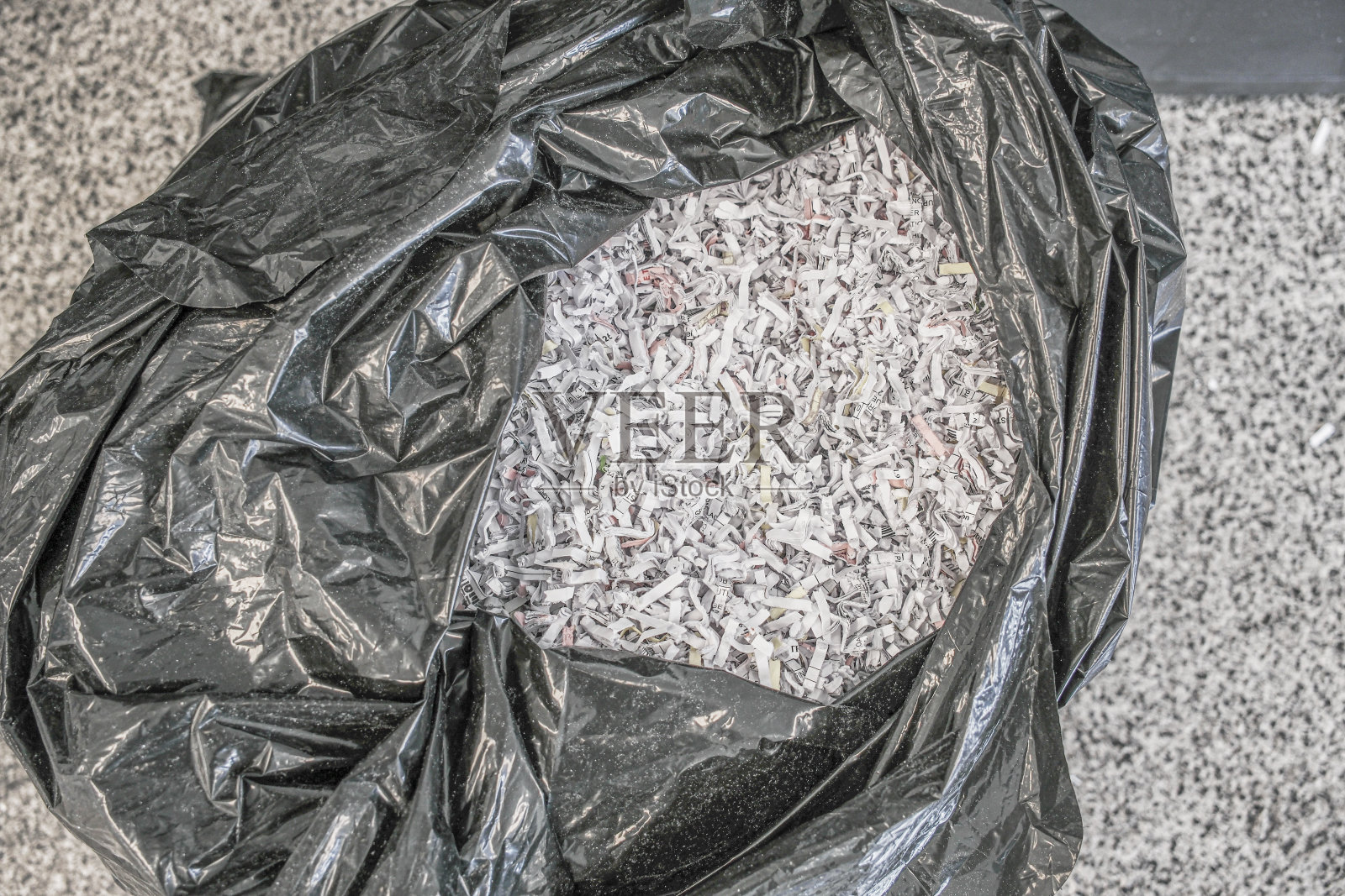 一堆粉碎的机密文件,以保护隐私照片摄影图片