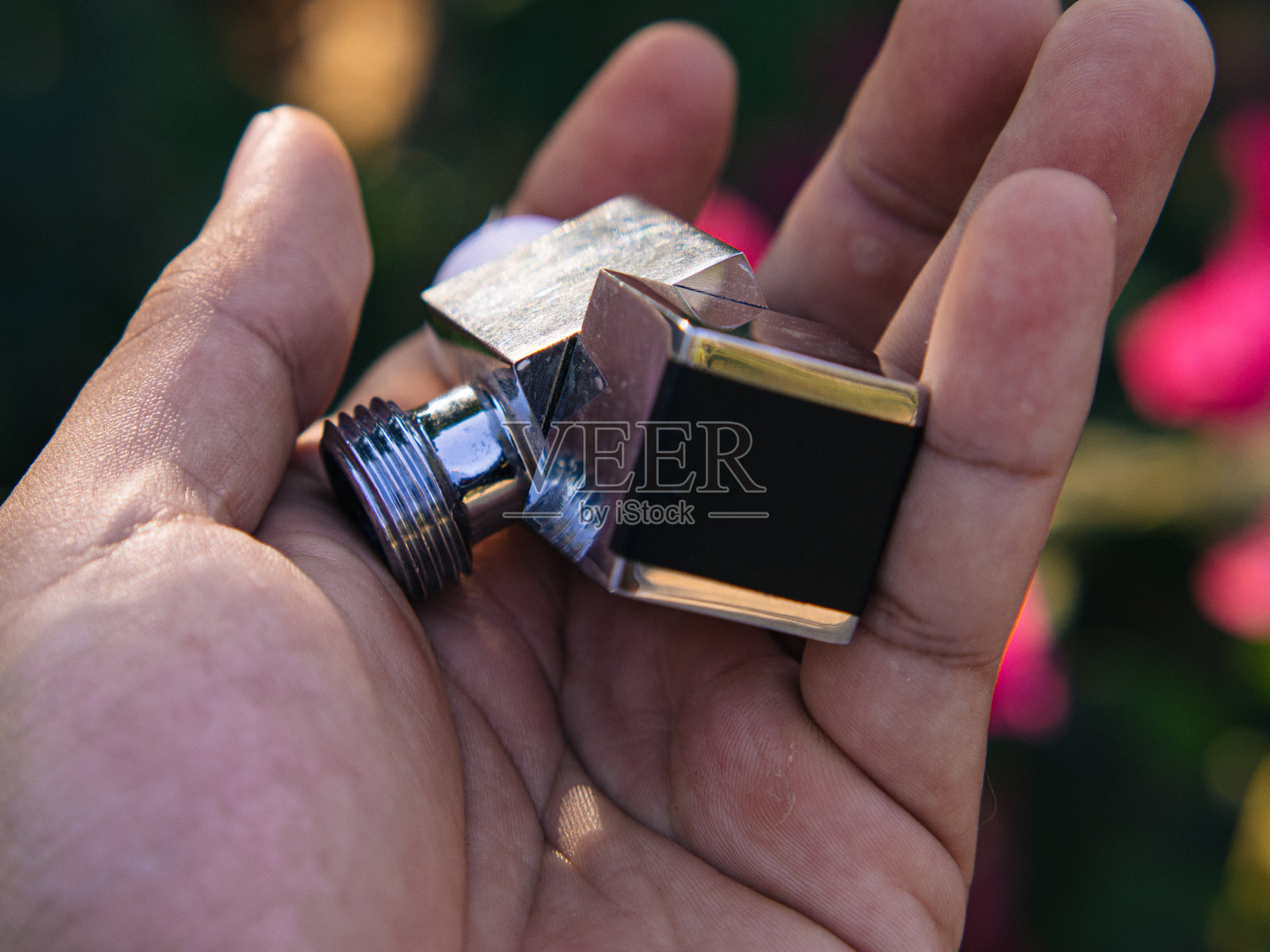 不锈钢水龙头照片摄影图片