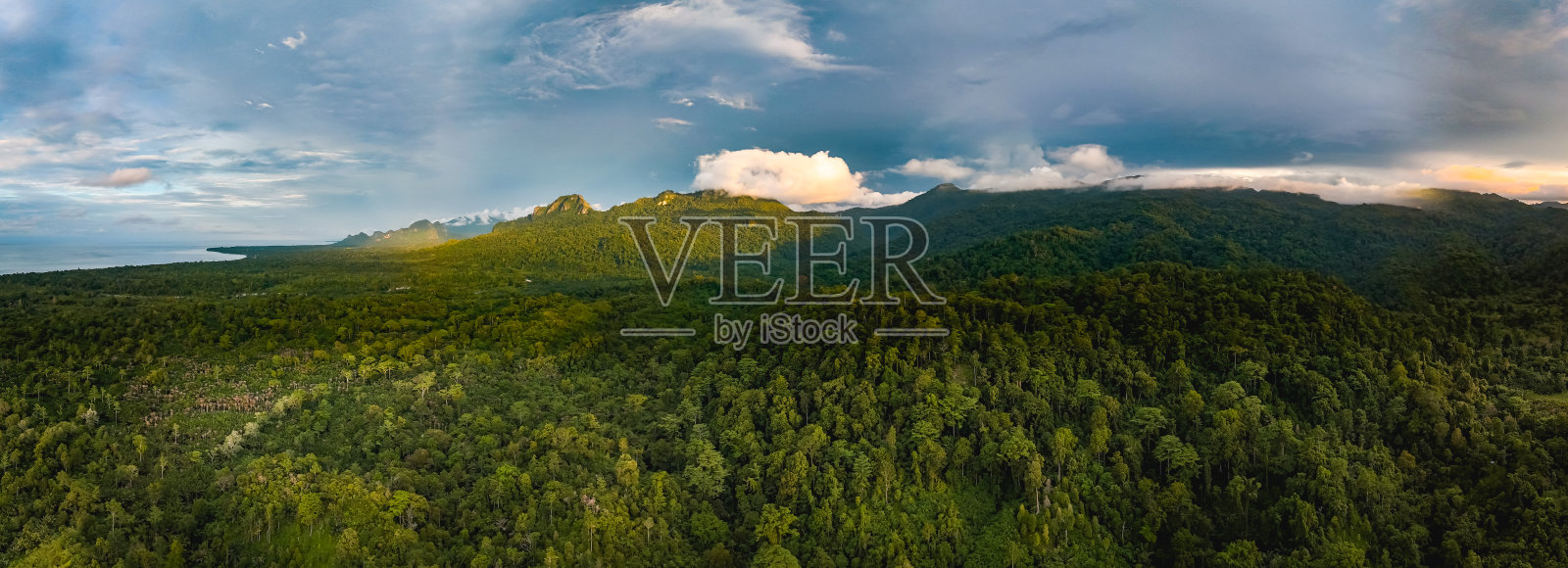 马鲁古省塞拉姆岛的景色照片摄影图片