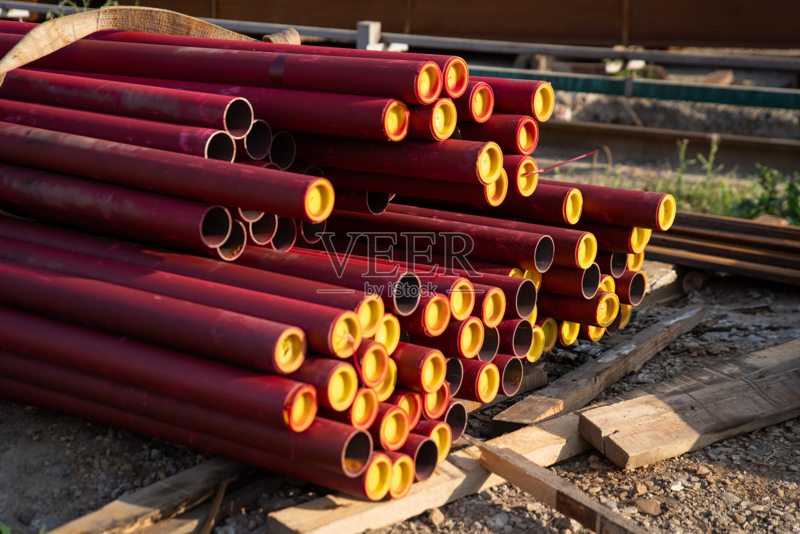 金属制品,生产金属型材和金属管材照片摄影图片