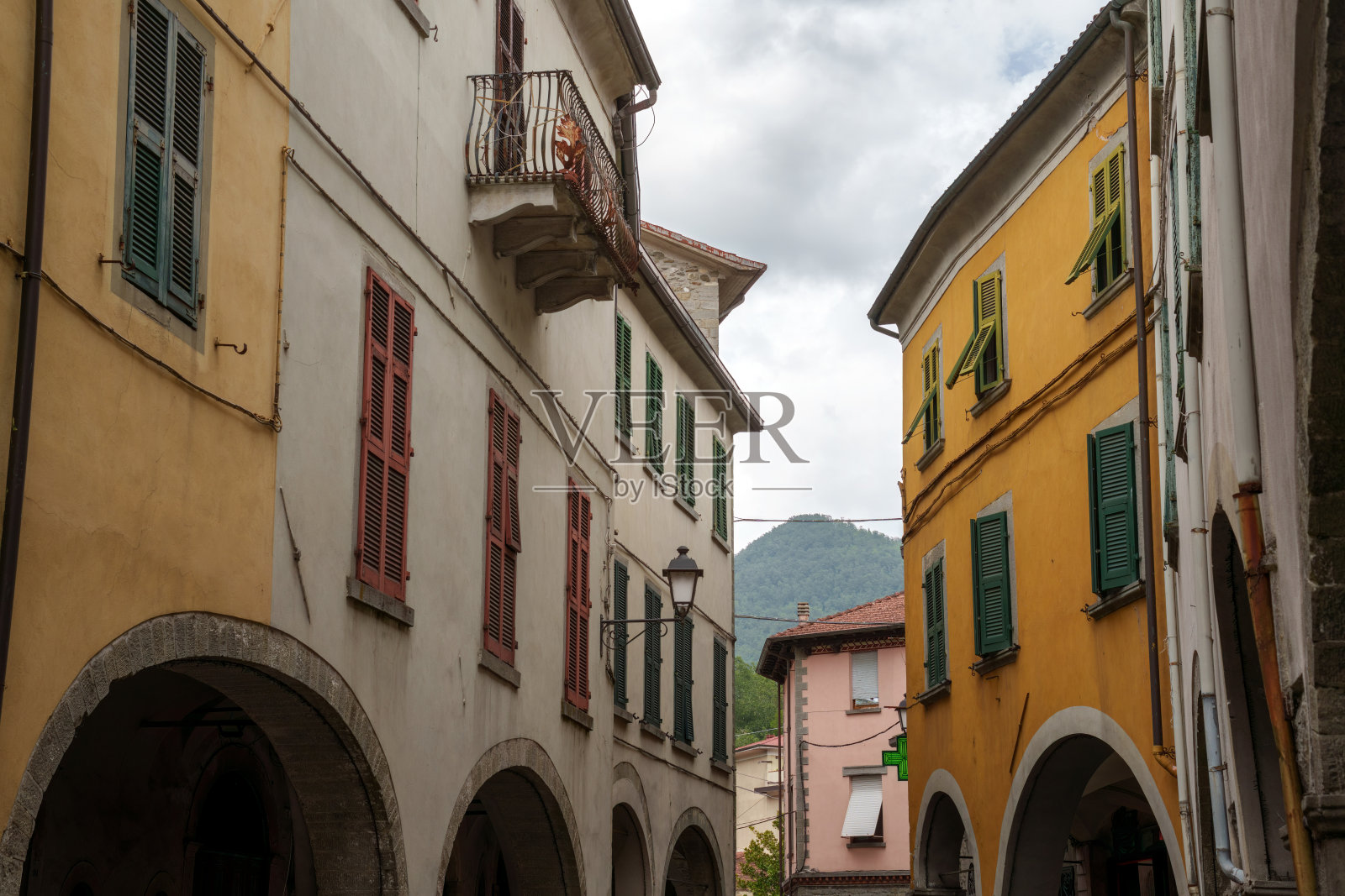 巴尼奥内,托斯卡纳卢尼吉亚纳的历史小镇照片摄影图片
