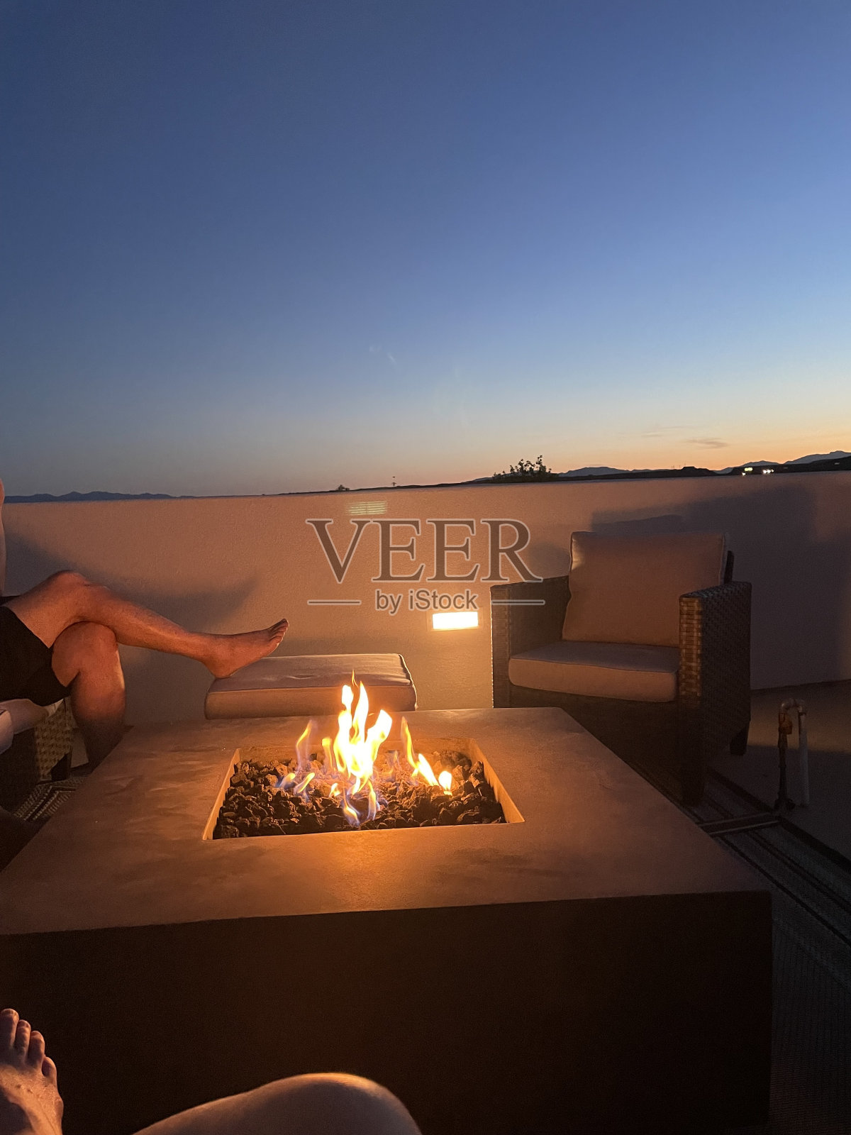 夏天的晚上照片摄影图片