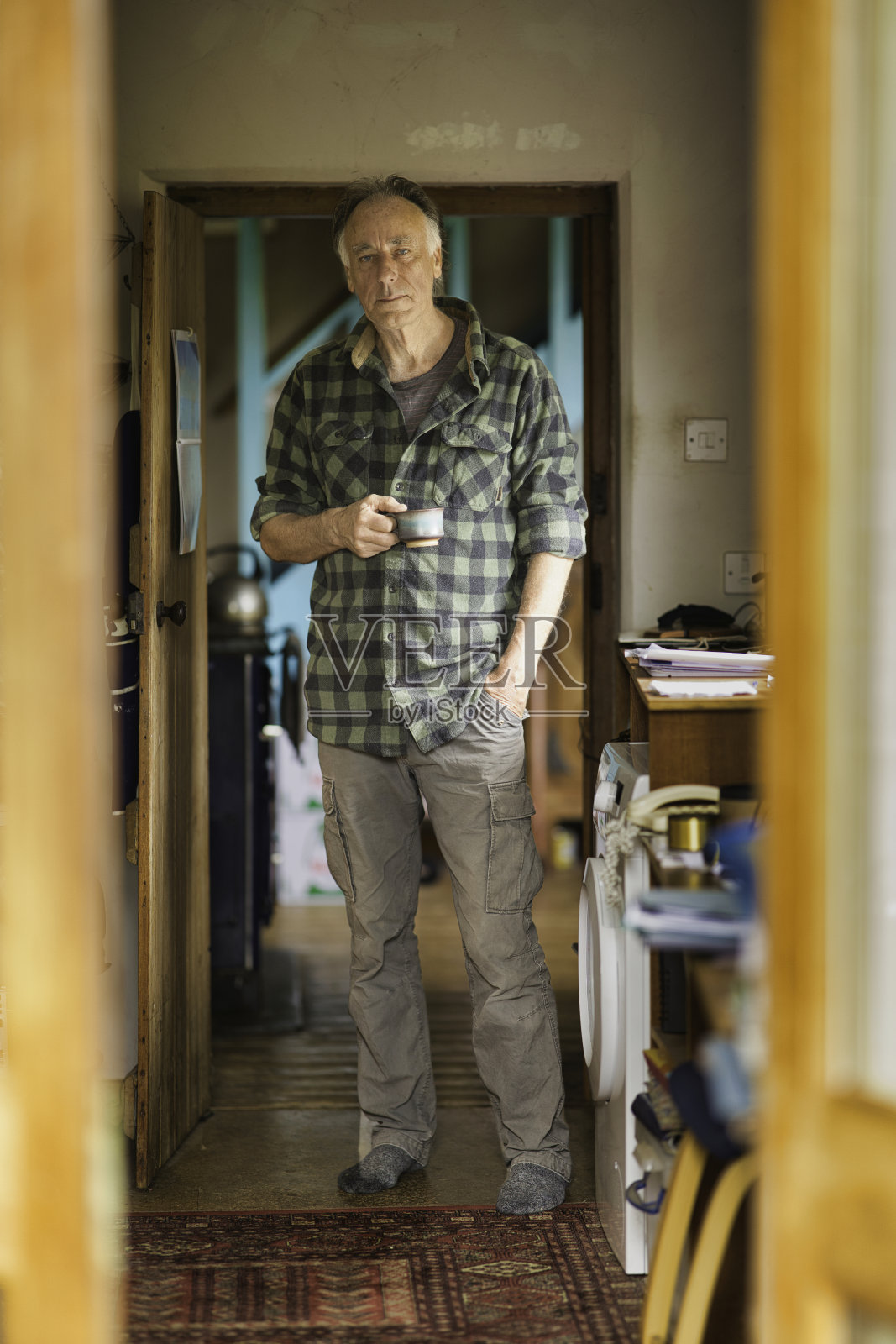 每天在家喝咖啡的人照片摄影图片