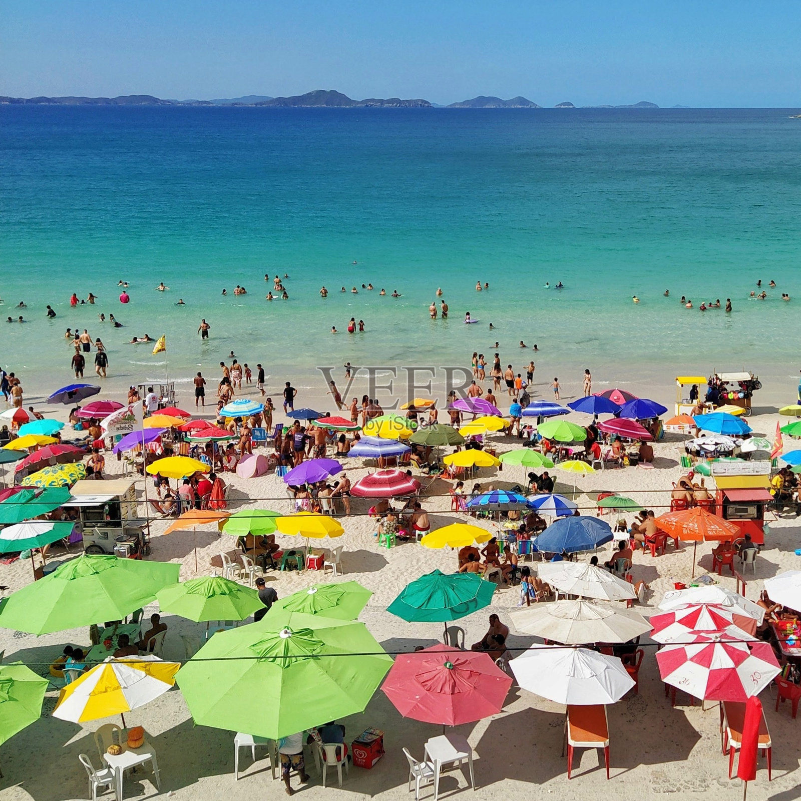 在海滩度过的一天。照片摄影图片