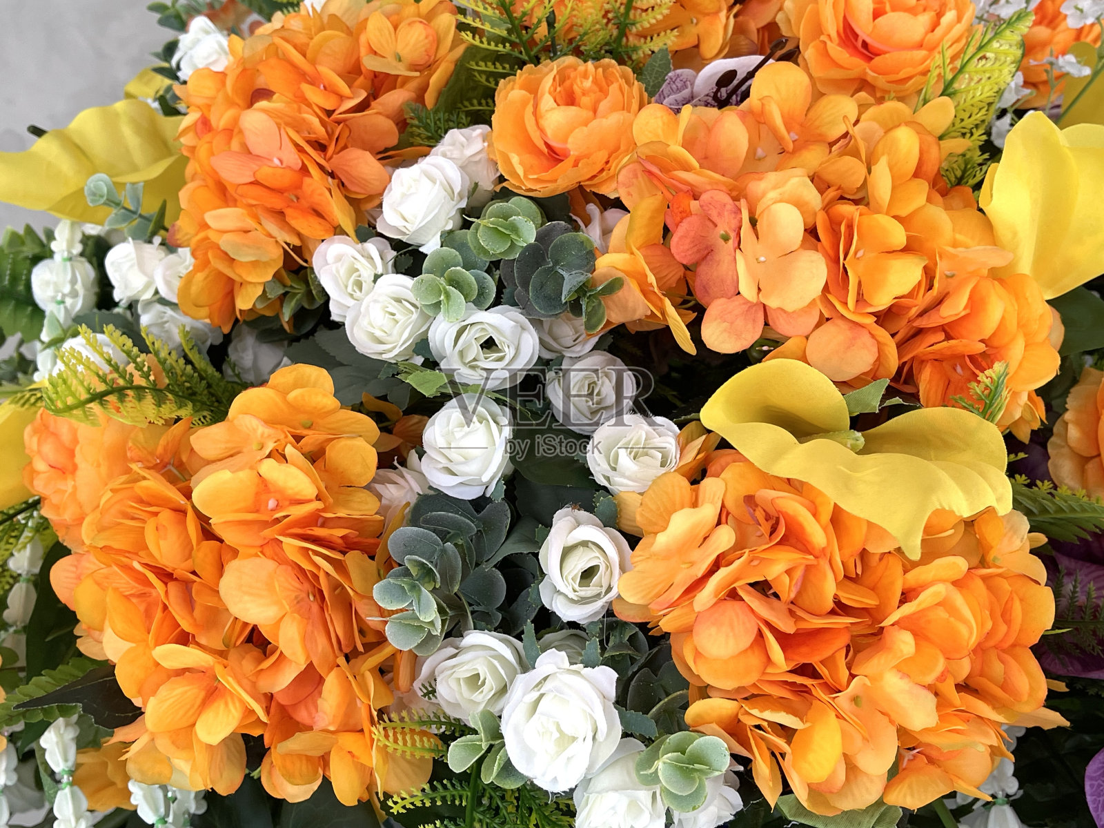 用于家庭和花园装饰的人造花束照片摄影图片