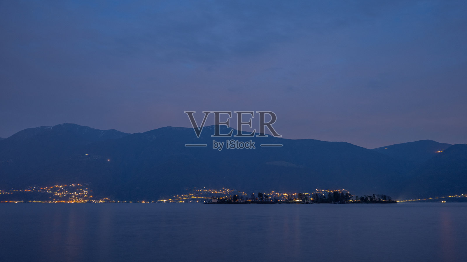 布里萨戈岛,马焦雷湖照片摄影图片