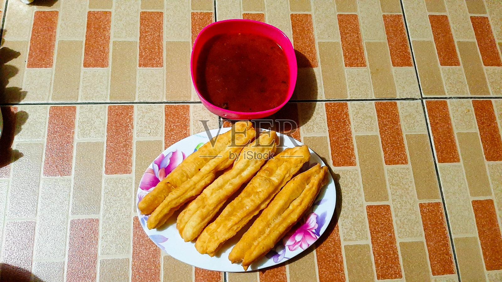 Cakwe, bicho,你的char kway, cakoi, kueh, kuay, shakoy, pathongko加辣椒酱照片摄影图片