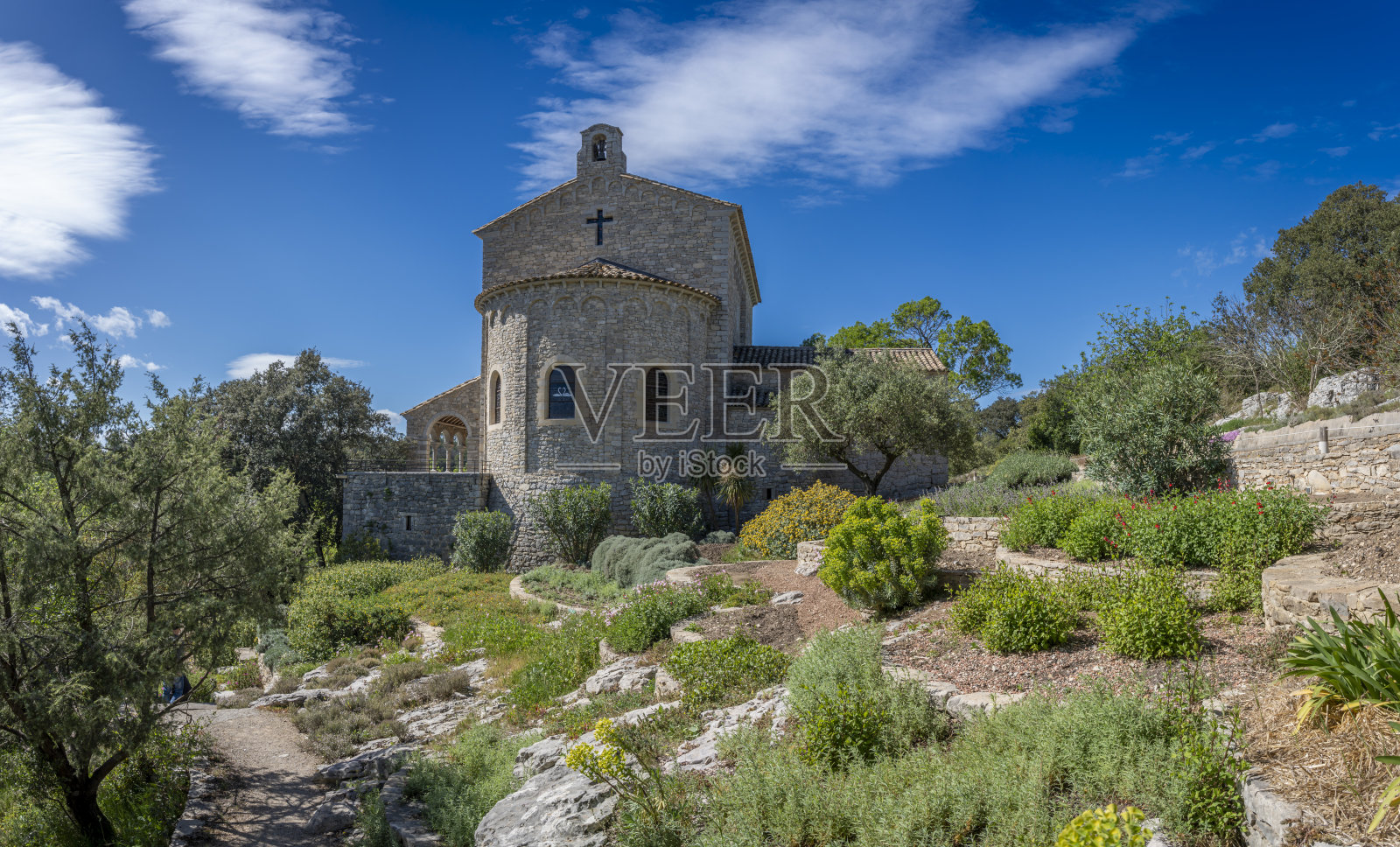 法国,奎萨克- 2023年05月19日:比萨教堂。新近由个人建造的新教寺庙照片摄影图片