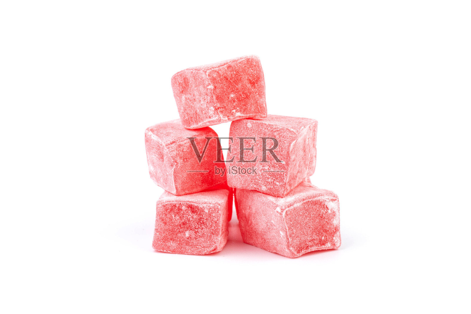 传统的土耳其软糖被隔离在白色的背景上。关闭了。照片摄影图片