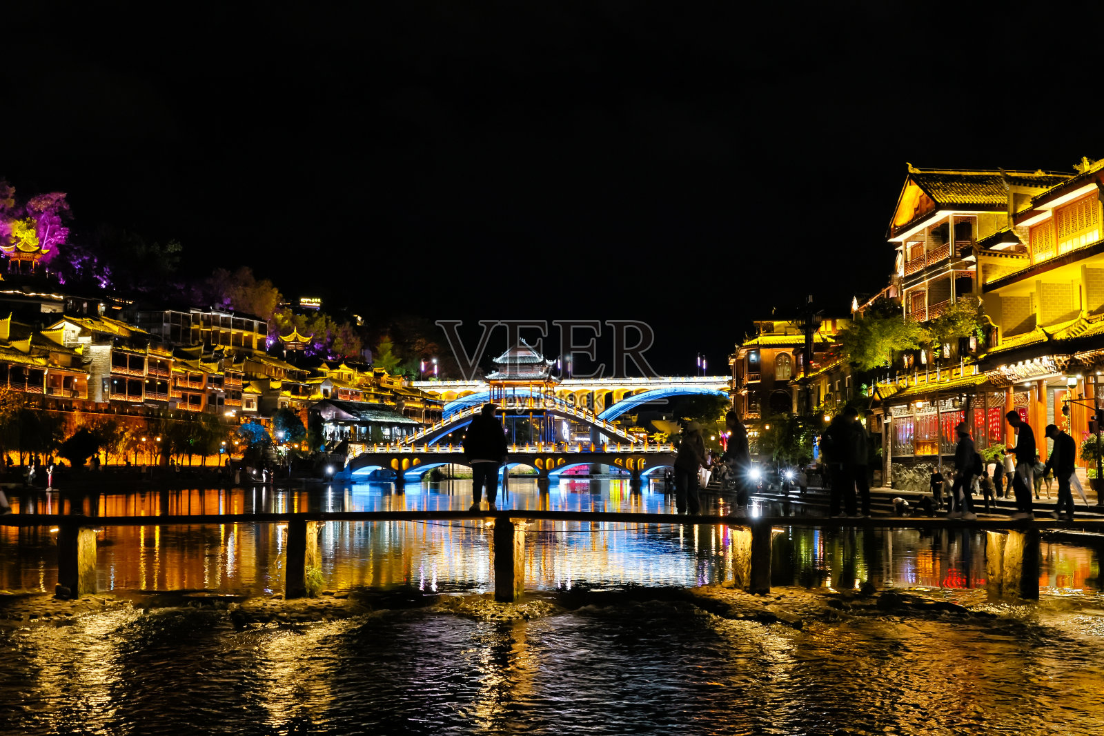 凤凰古镇夜景照片摄影图片