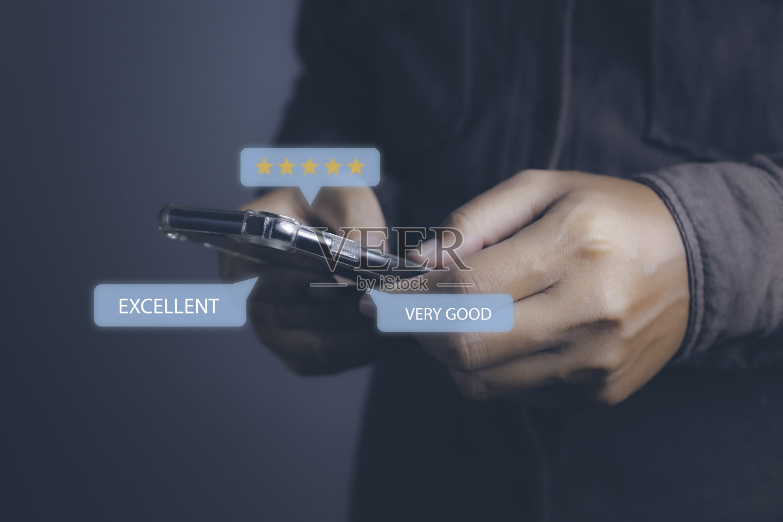 顾客满意体验概念。商家对服务满意度给予五星好评。评价非常深刻。照片摄影图片