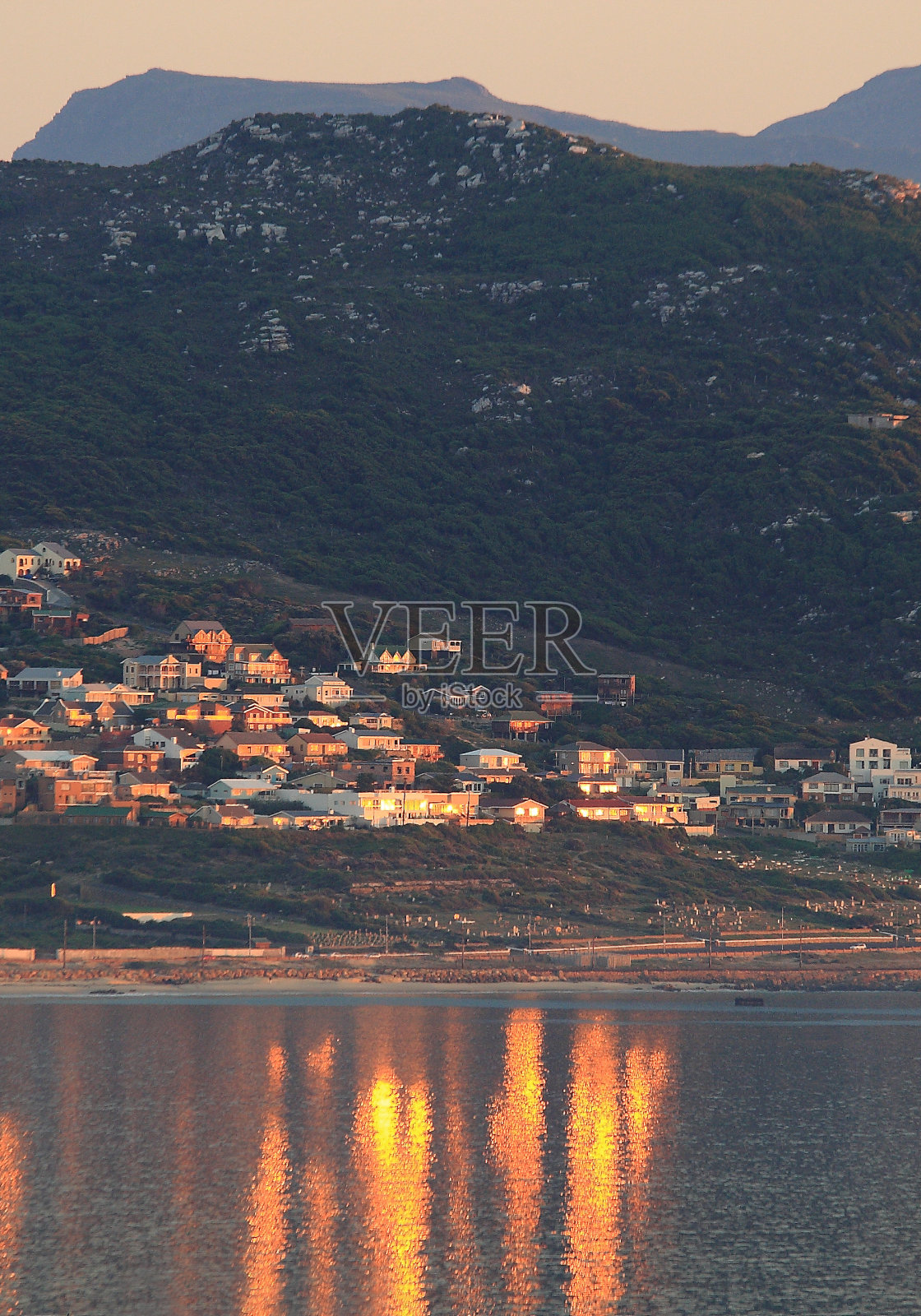清晨,南非开普敦的西蒙镇照片摄影图片