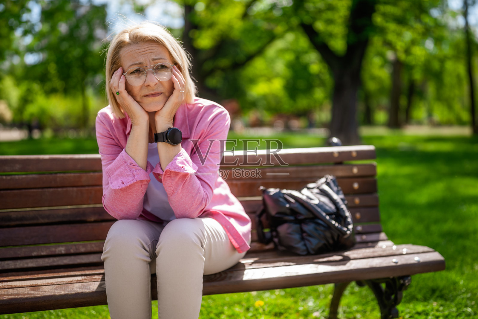 成熟的女人照片摄影图片
