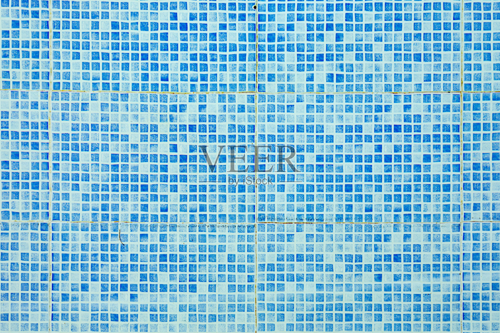 图案的小蓝白色瓷砖在和谐的结构像一个游泳池的地面照片摄影图片