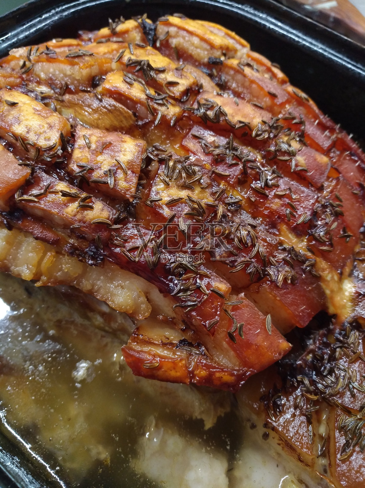 烤五花肉是典型的捷克食物照片摄影图片