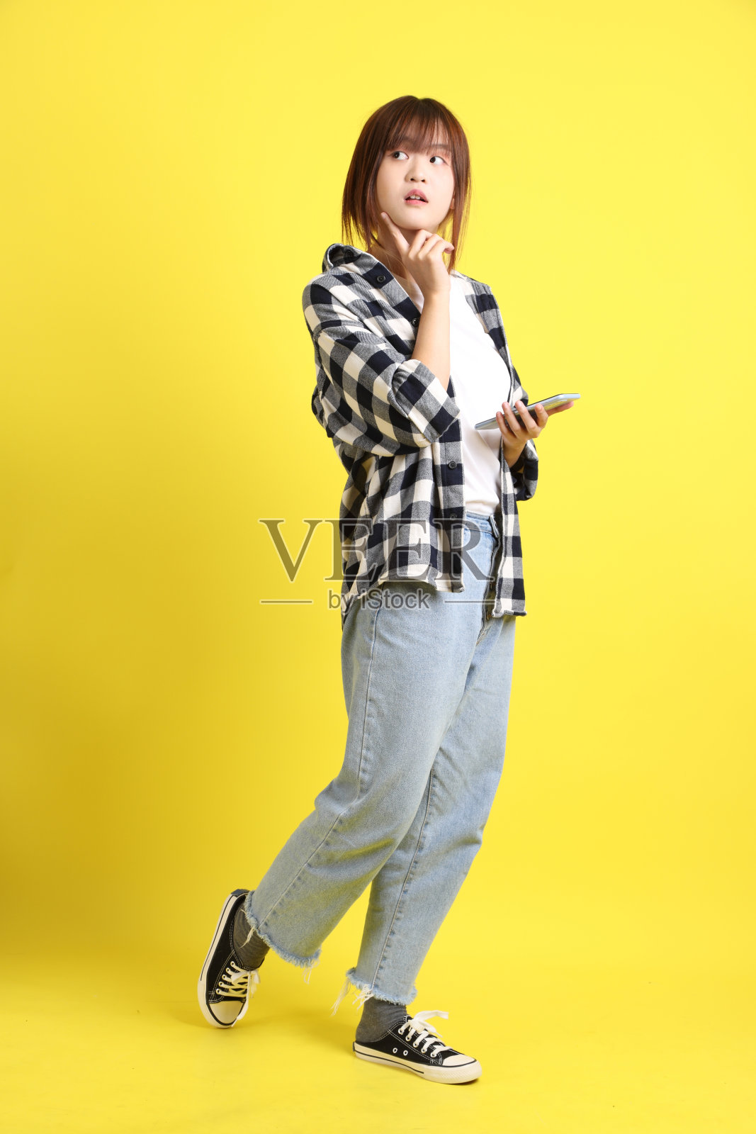 20多岁亚洲大学生照片摄影图片