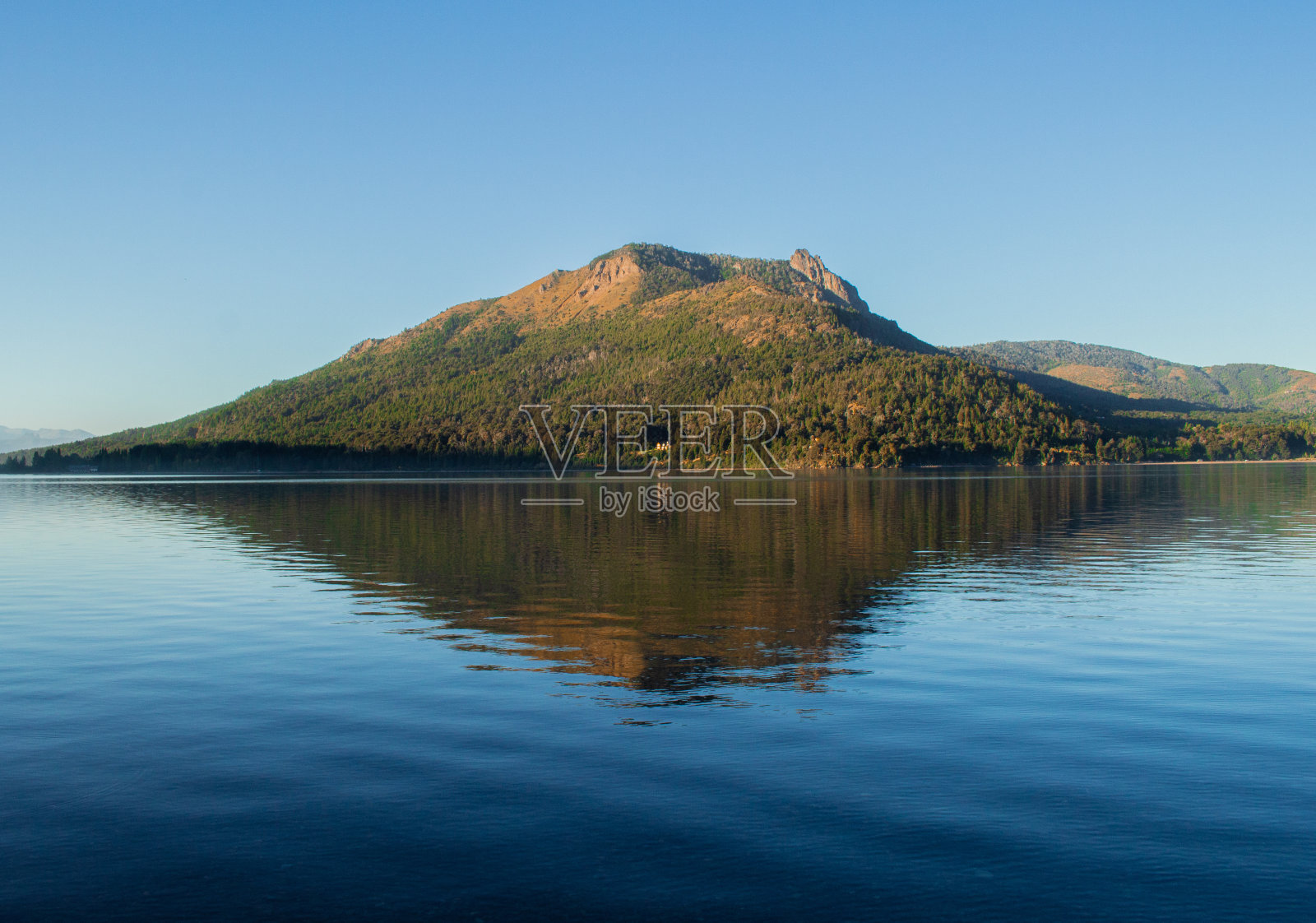 湖与山照片摄影图片