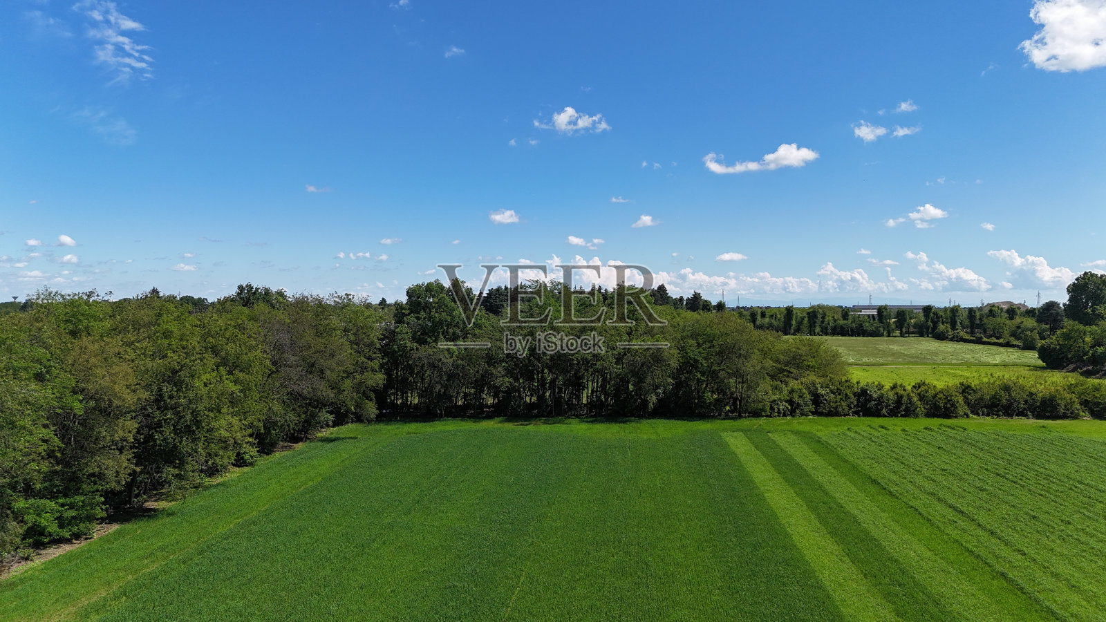 耕种田地照片摄影图片