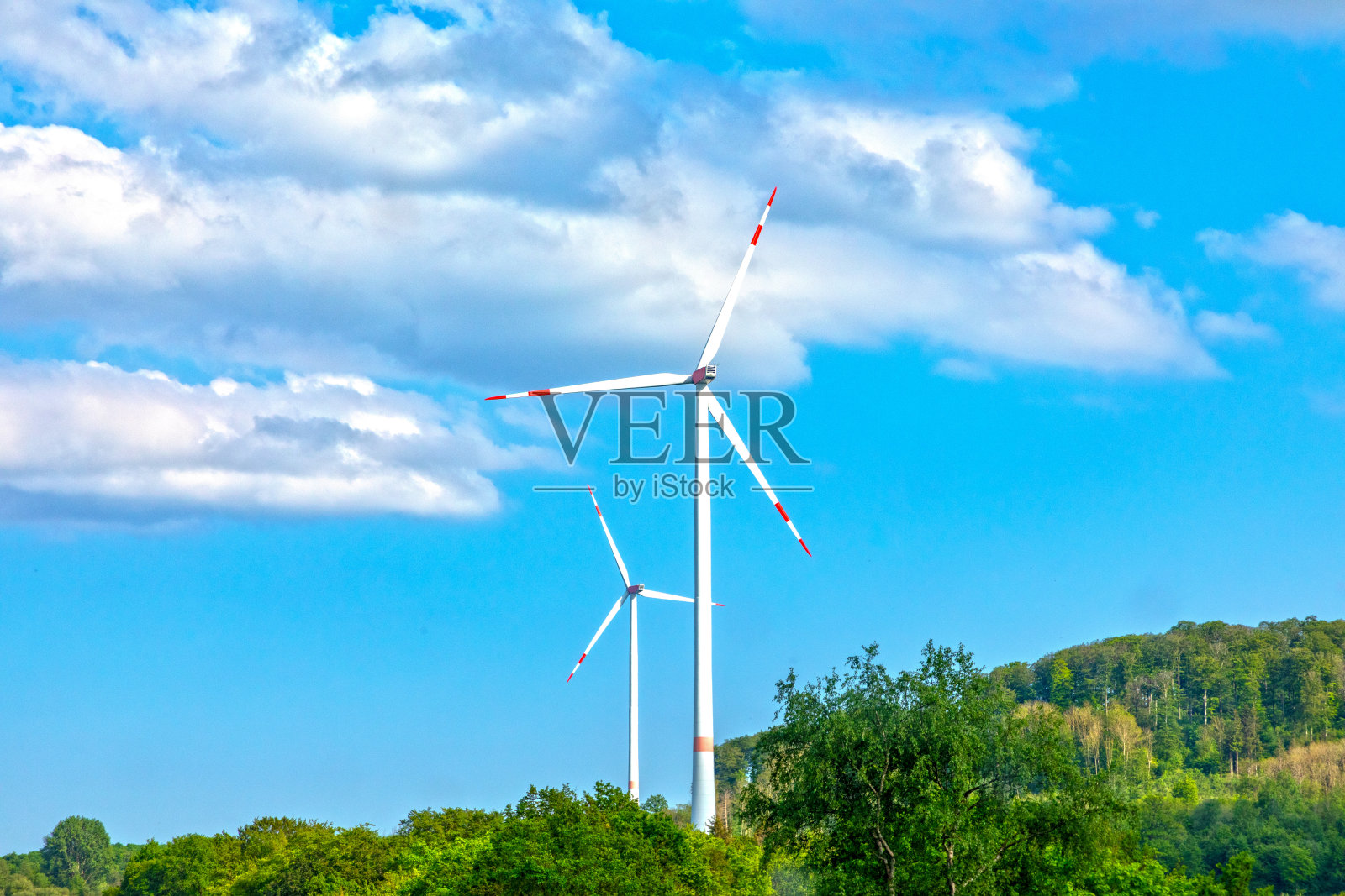 风力发电机在德国农村地区照片摄影图片